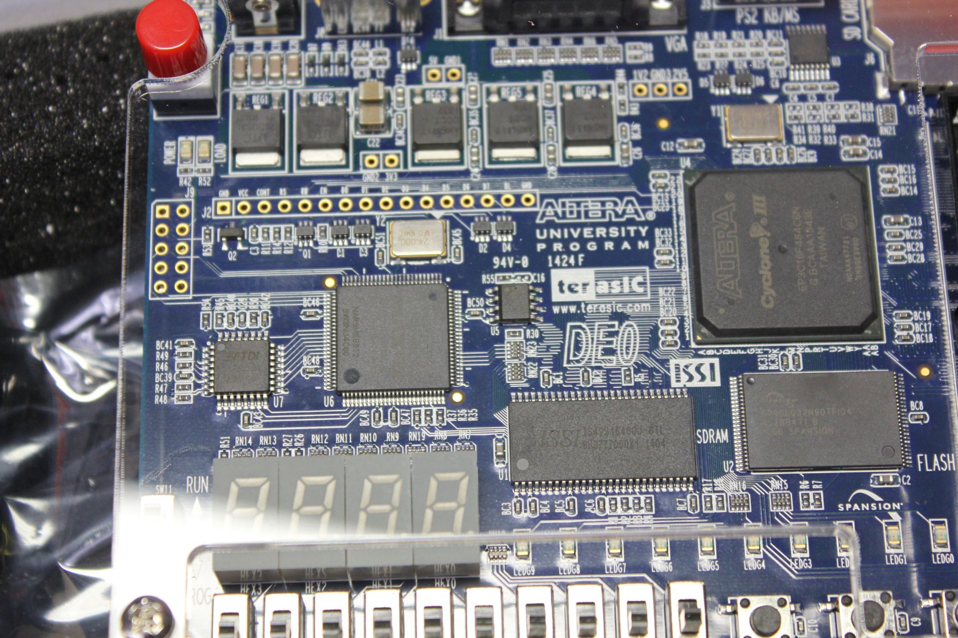 NEW TERASIC DE0 ALTERA FPGA DEVELOPMENT BOARD - Image 12 of 12