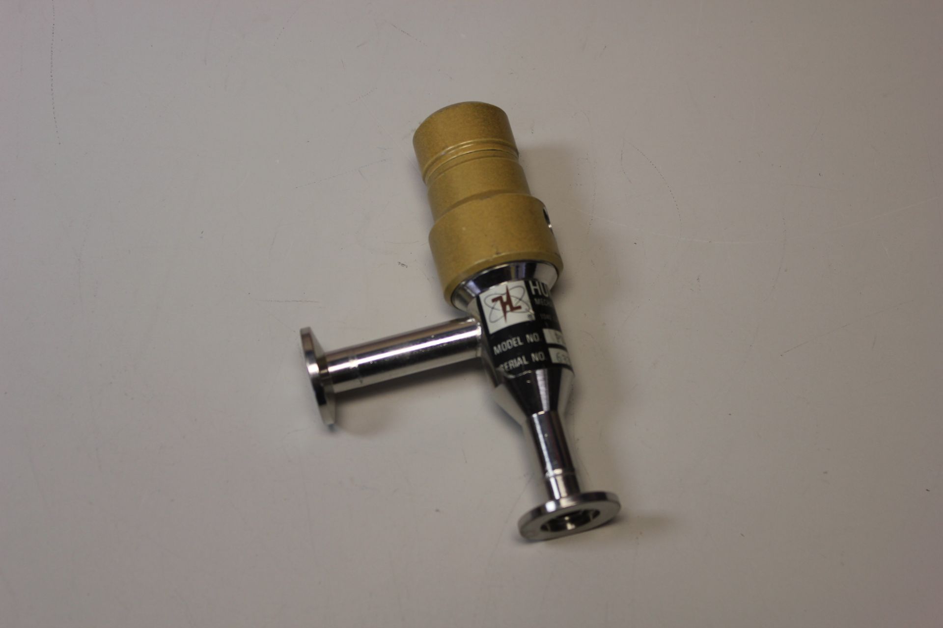 HUNTINGTON RIGHT ANGLE VACUUM VALVE