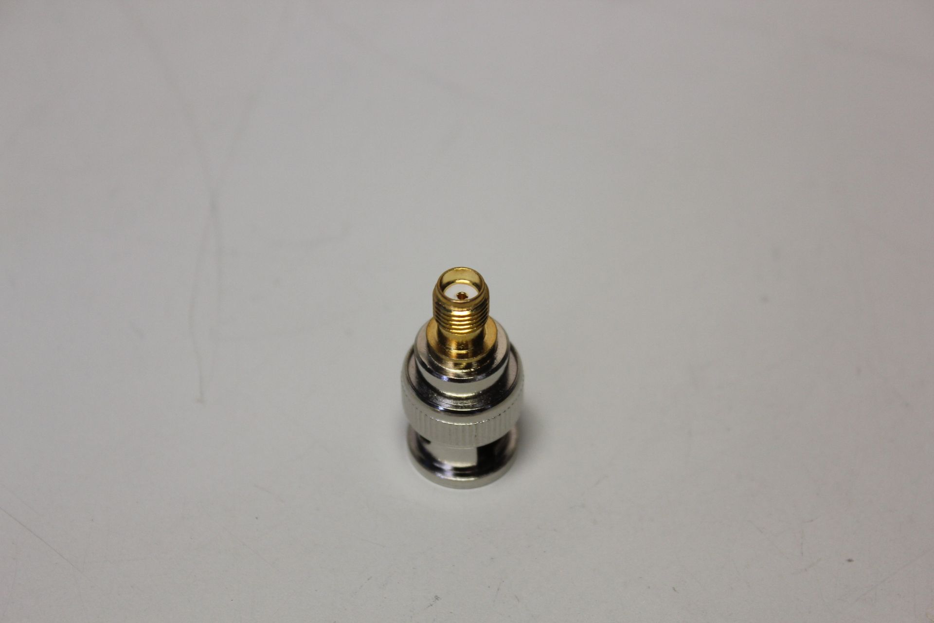 LOT OF NEW BNC TO SMA RF CONNECTOR ADAPTERS - Image 3 of 4