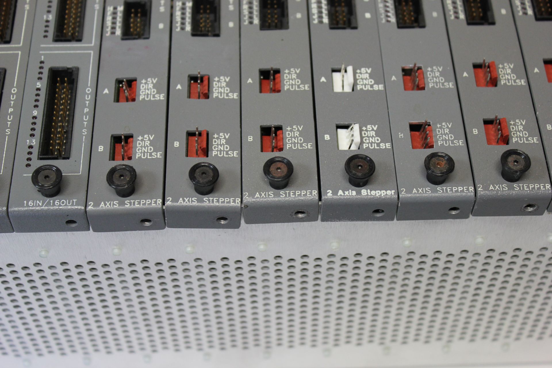 CONTROL TECHNOLOGY PLC RACK WITH 17 MODULES - Image 3 of 12