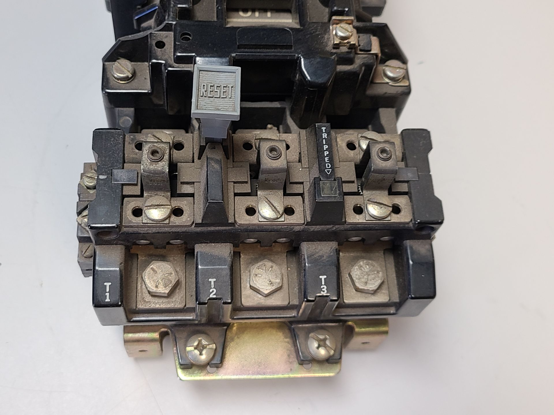 ALLEN BRADLEY STARTER WITH OVEROAD RELAY - Image 3 of 7