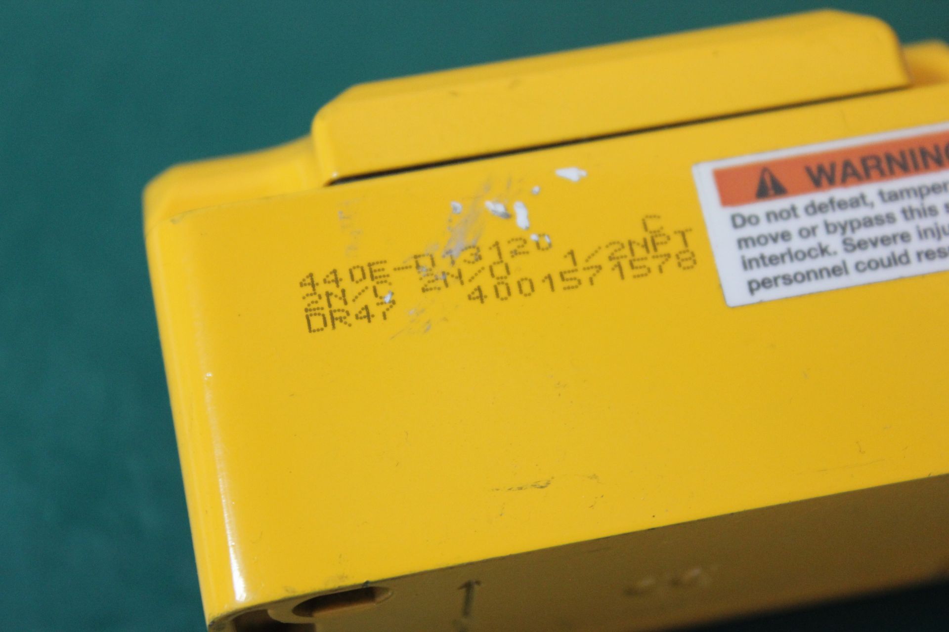 ALLEN BRADLEY GUARDMASTER LIFELINE 3 SAFETY SWITCH - Image 3 of 3