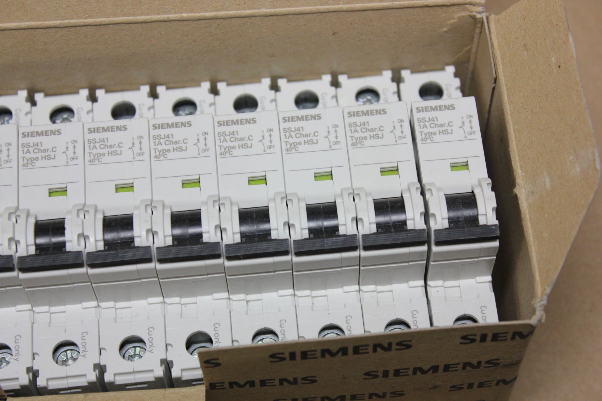 LOT OF NEW SIEMENS CIRCUIT BREAKERS - Image 5 of 5