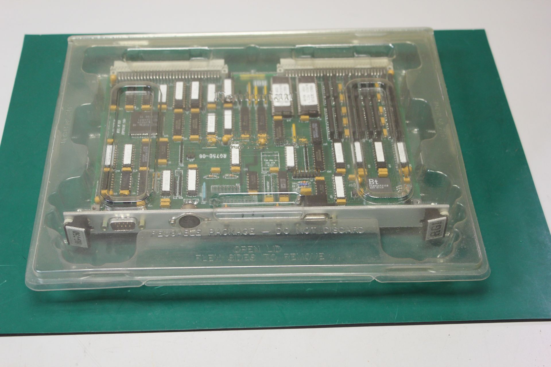 NEW RASTER INDUSTRIAL VME GRAPHICS CONTROLLER BOARD