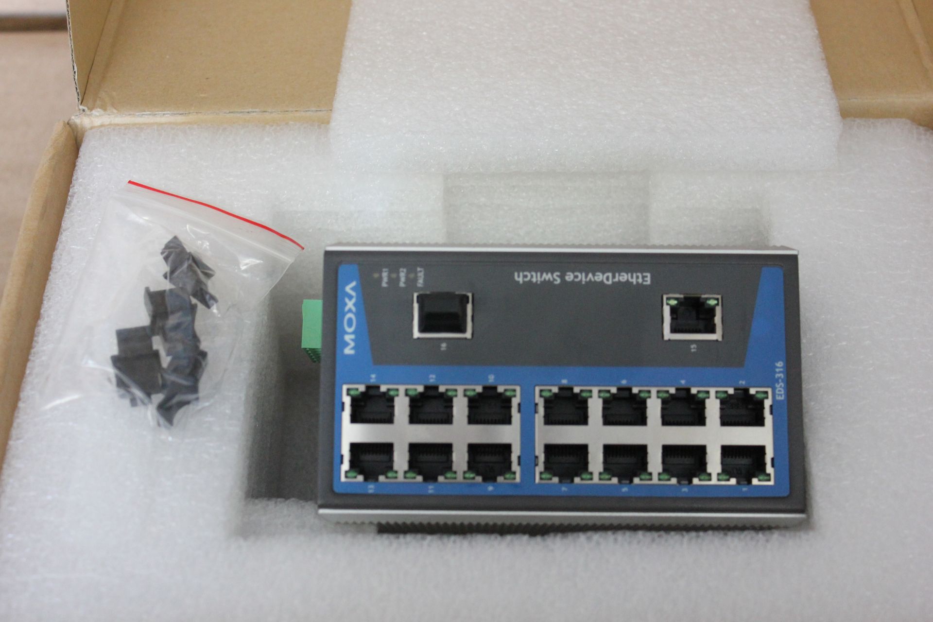 NEW MOXA INDUSTRIAL ETHERNET SWITCH - Image 3 of 4