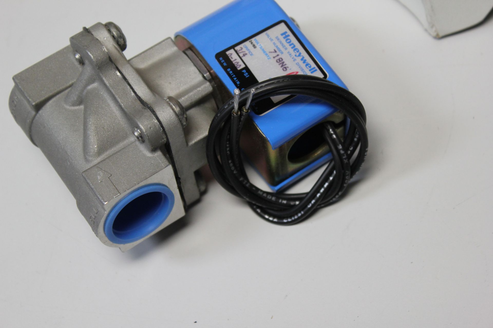 NEW HONEYWELL 2 WAY DIAPHRAGM VALVE - Image 5 of 6