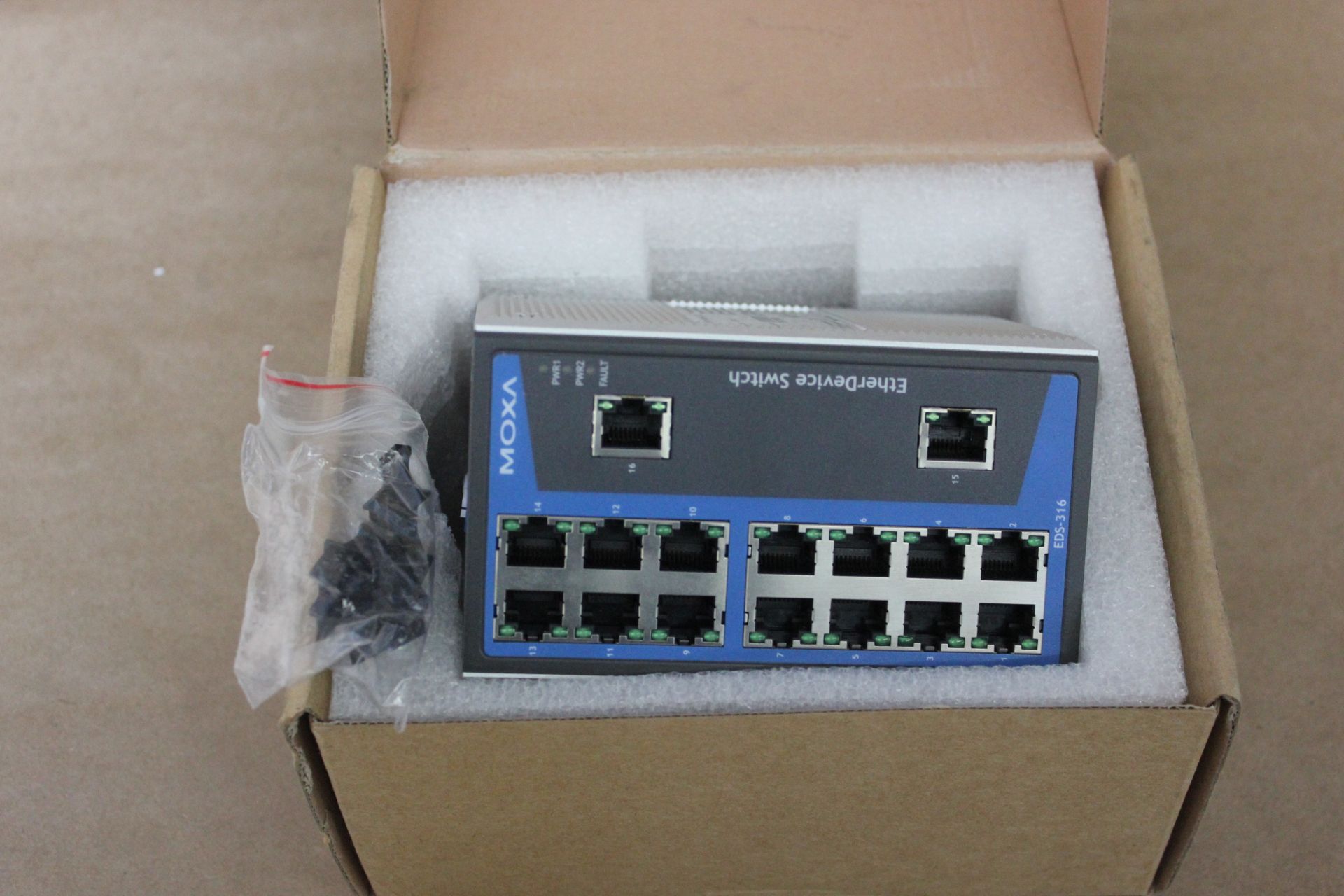 NEW MOXA INDUSTRIAL ETHERNET SWITCH - Image 4 of 5