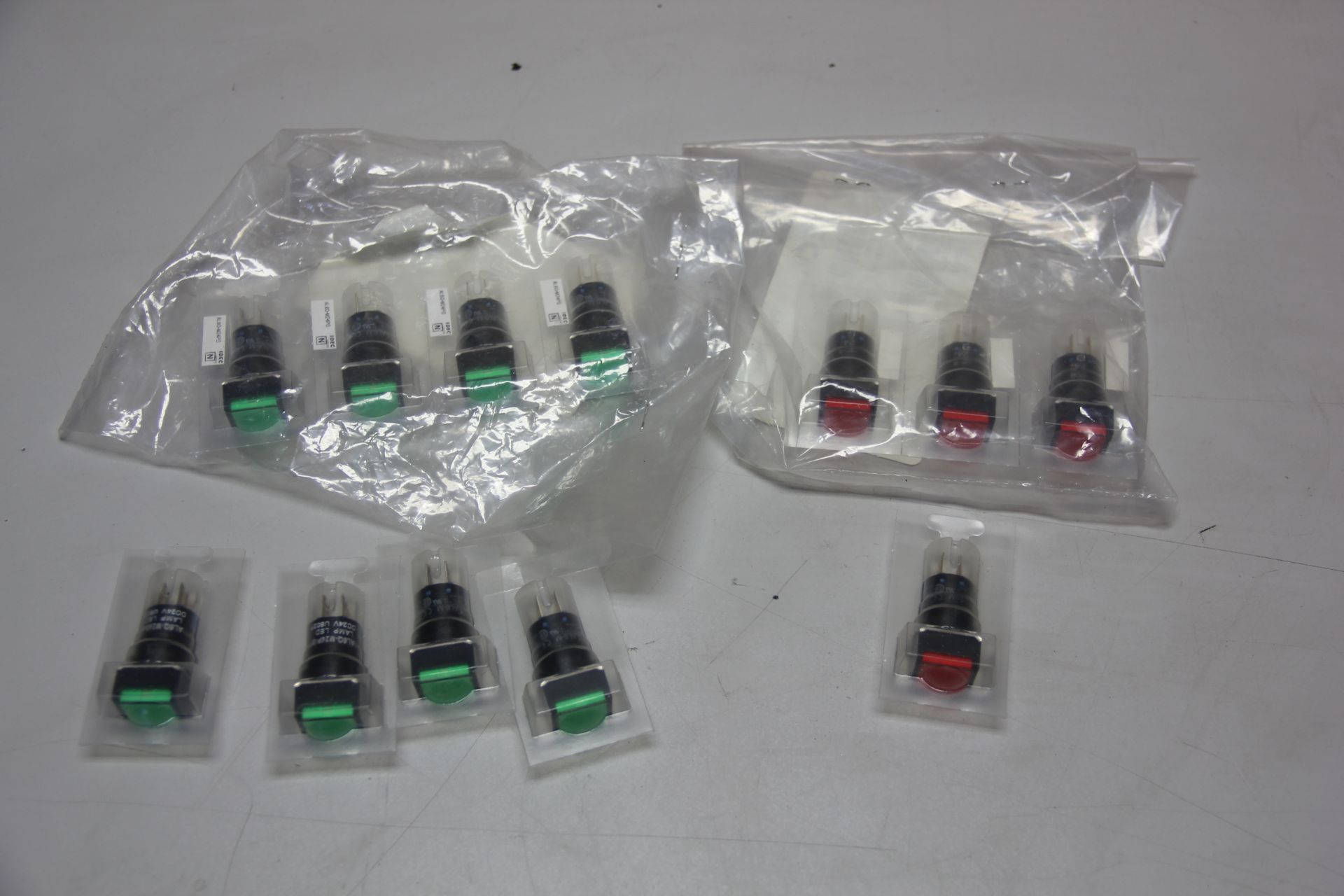 LOT OF NEW IDEC ILLUMINATED PUSHBUTTONS