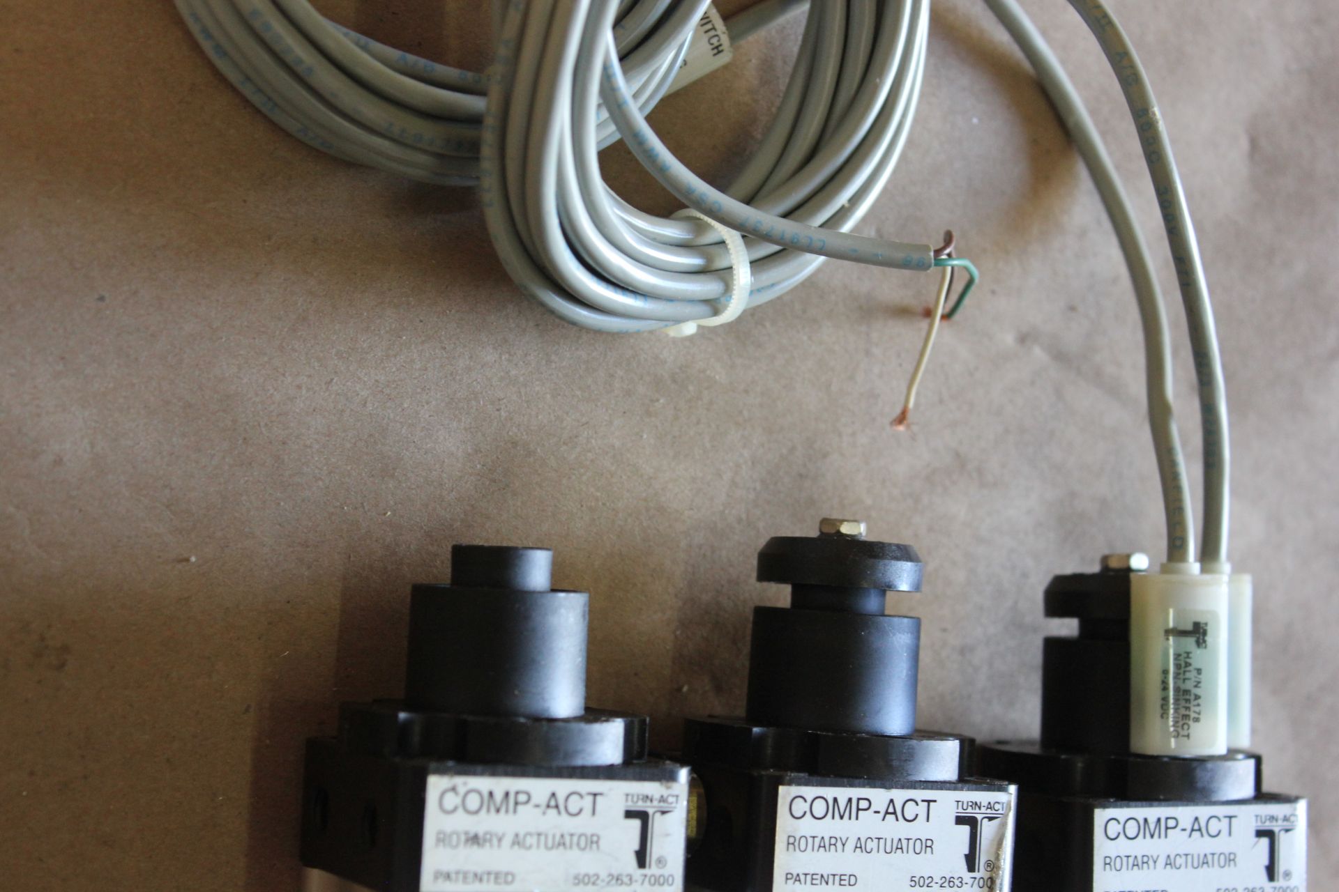 LOT OF COMP-ACT ROTARY ACTUATORS - Image 3 of 4