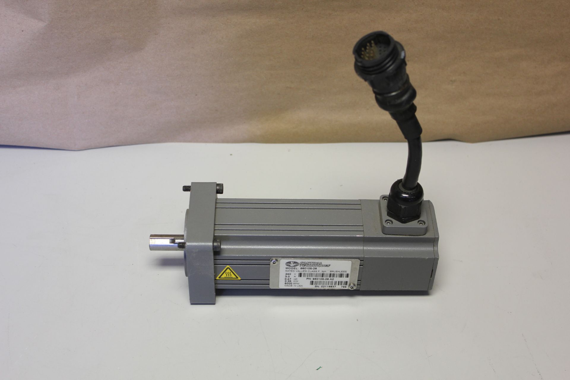 CONTROL TECHNIQUES SERVO MOTOR