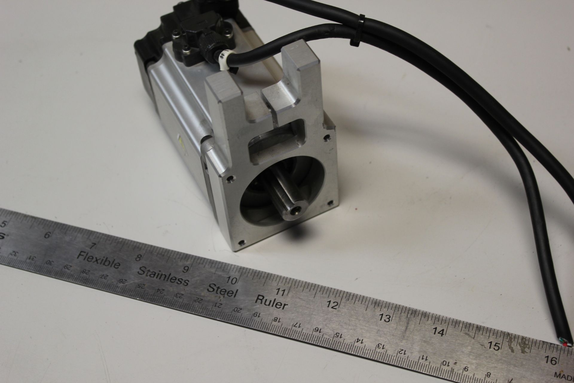 OMRON AC SERVO MOTOR - Image 2 of 4