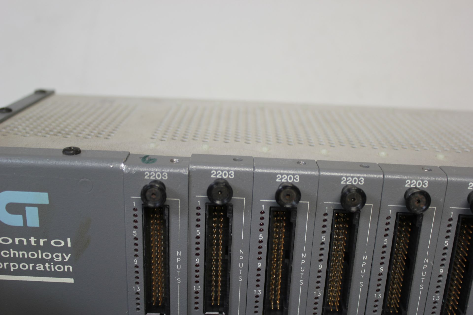 CONTROL TECHNOLOGY PLC RACK WITH 17 MODULES - Image 8 of 9