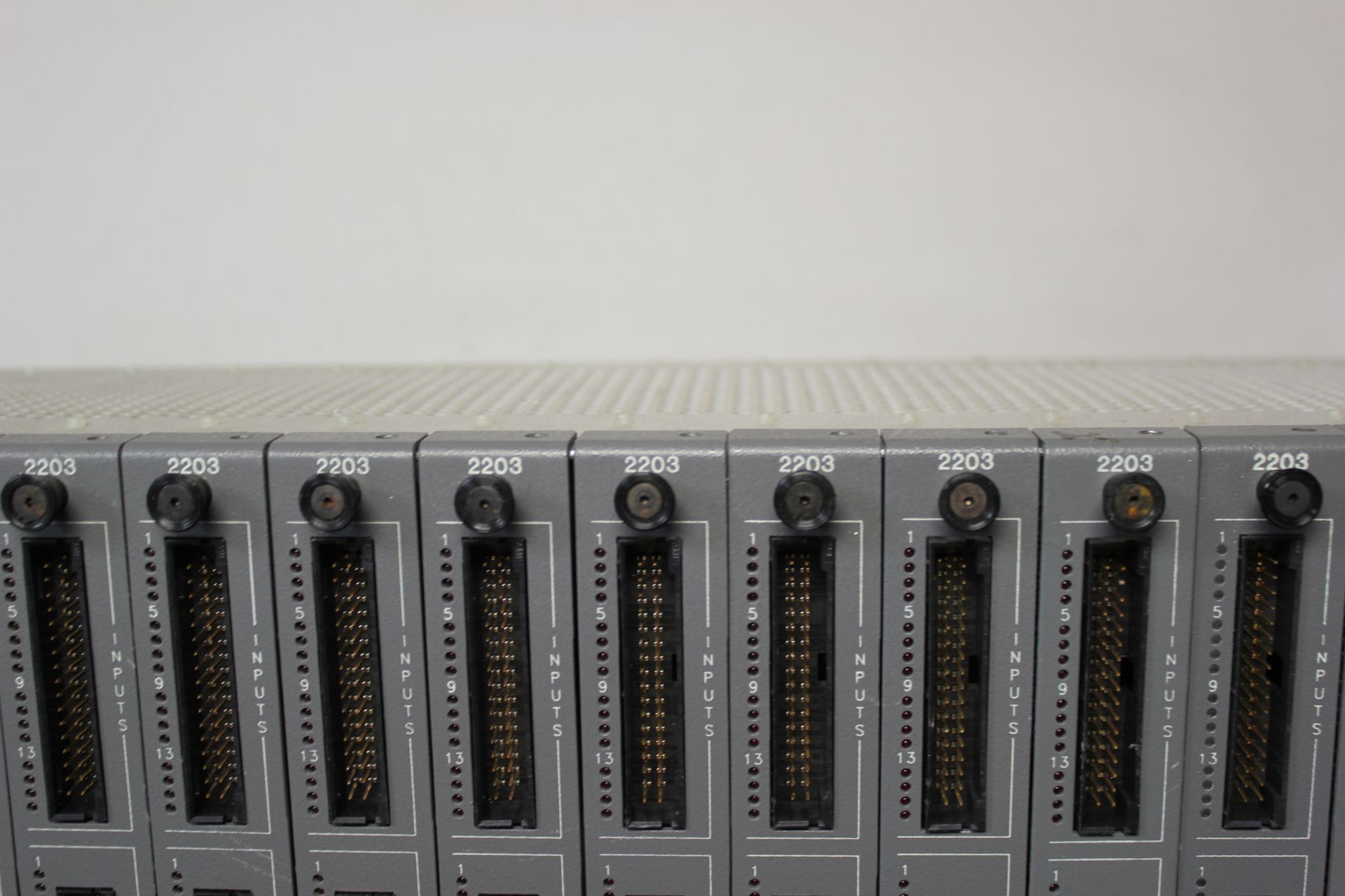 CONTROL TECHNOLOGY PLC RACK WITH 17 MODULES - Image 6 of 9