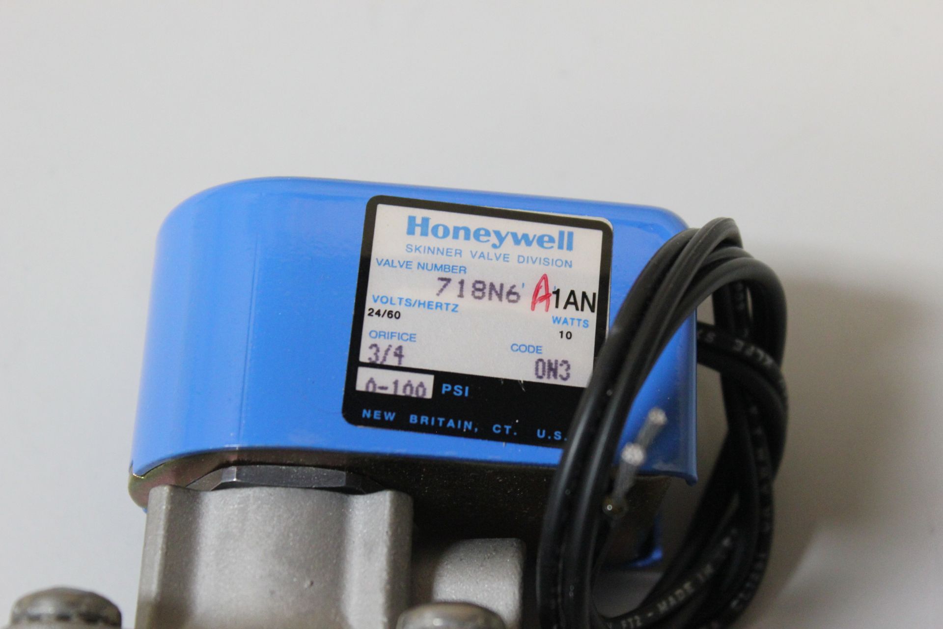 NEW HONEYWELL 2 WAY DIAPHRAGM VALVE - Image 3 of 6