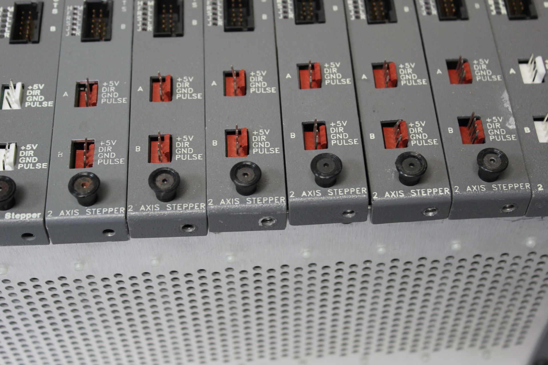 CONTROL TECHNOLOGY PLC RACK WITH 17 MODULES - Image 4 of 12