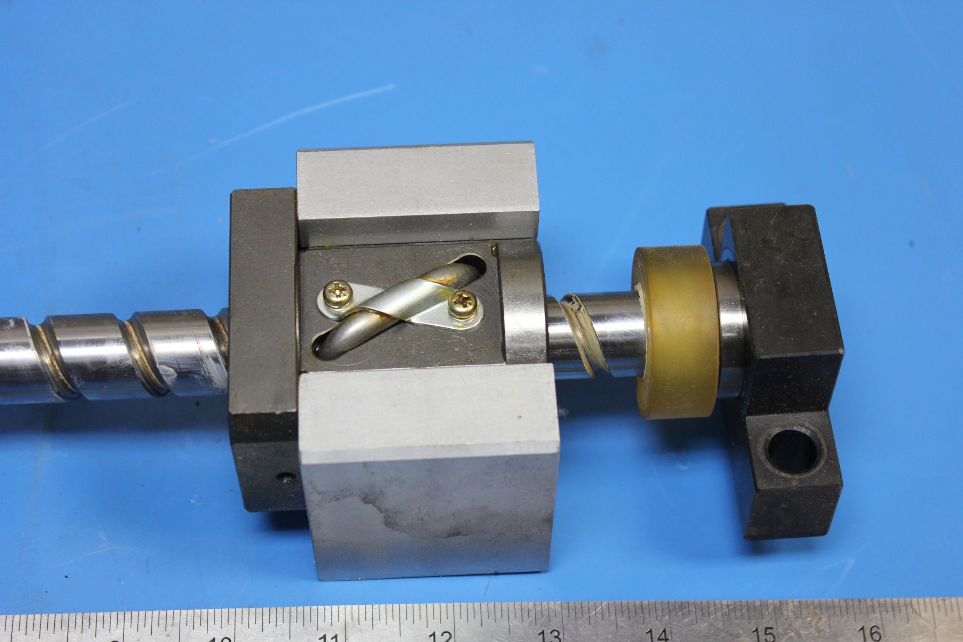 BALL SCREW WITH NUT - Image 3 of 5