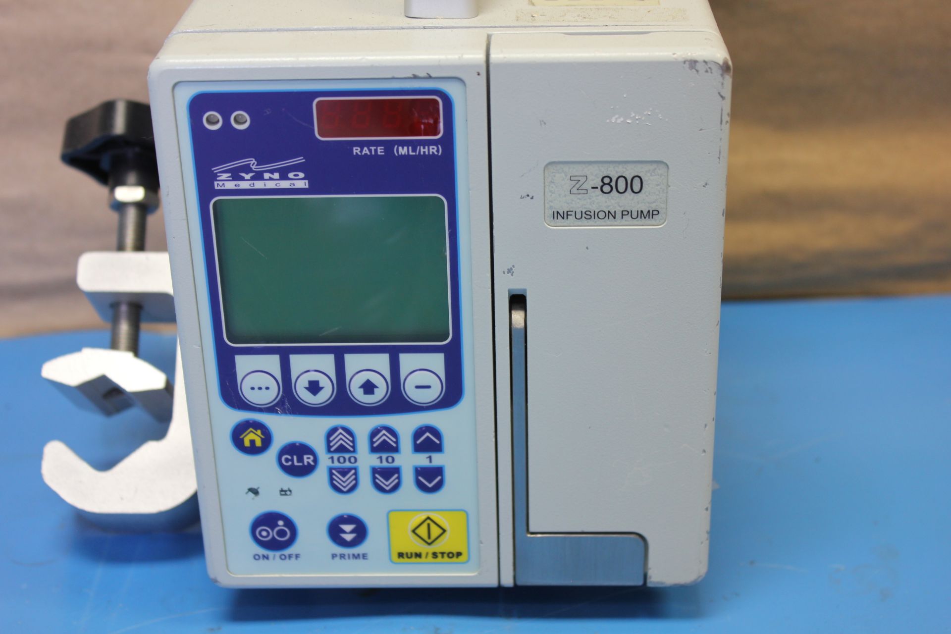 ZYNO MEDICAL Z-800 INFUSION PUMP - Image 3 of 5