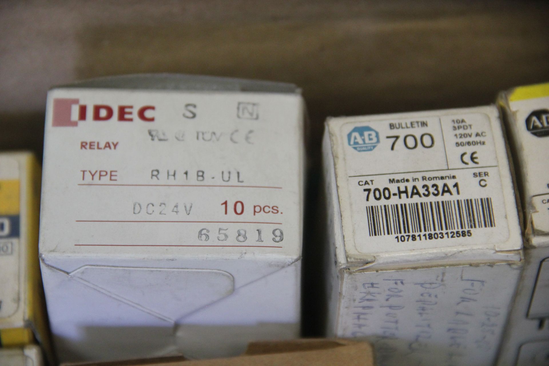 NEW LOT OF ALLEN BRADLEY, SQUARE D, IDEC, RELAYS - Image 5 of 7