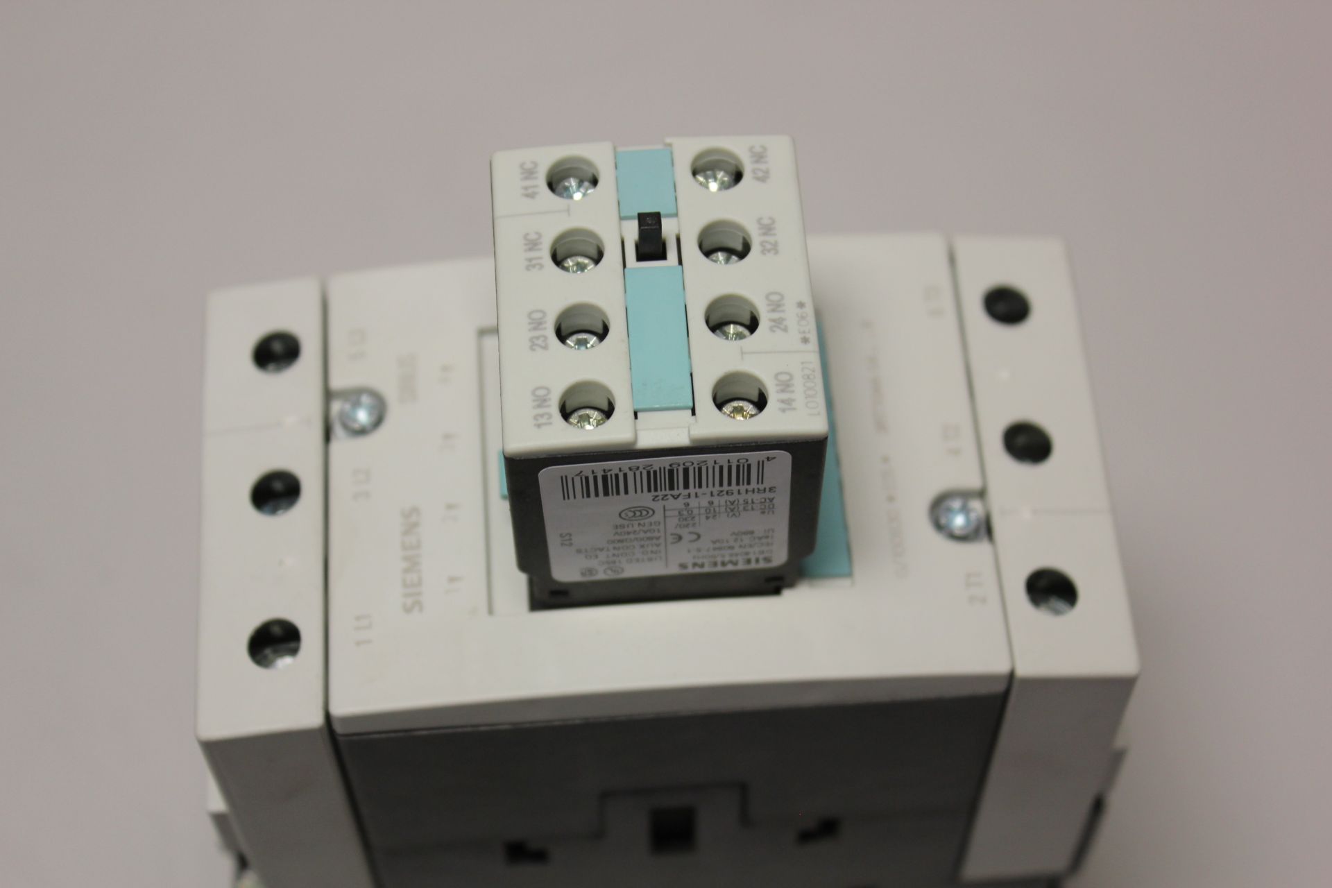 SIEMENS CONTACTOR WITH AUXILIARY CONTACT BLOCK - Image 6 of 7