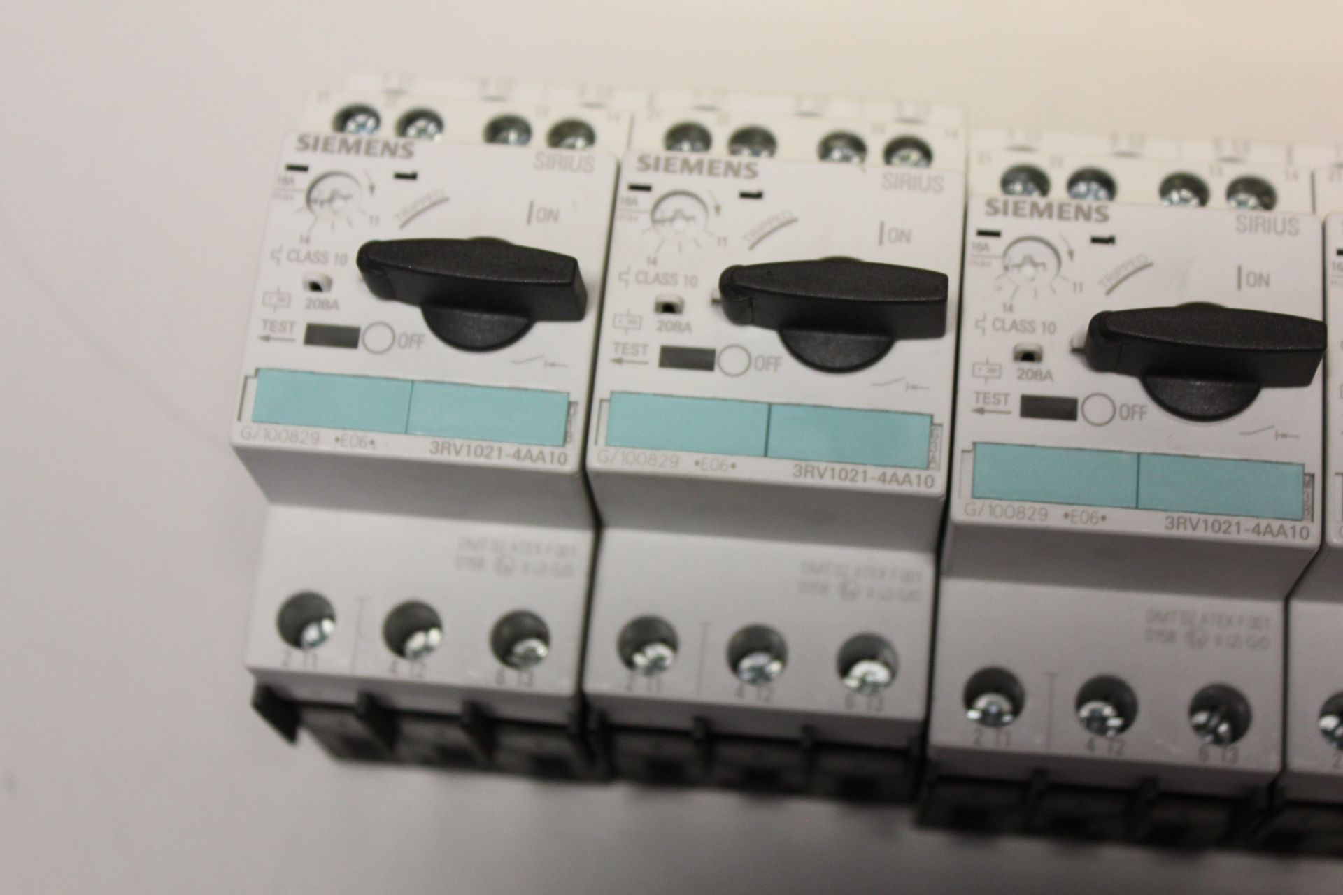 LOT OF SIEMENS MANUAL MOTOR STARTERS - Image 4 of 6