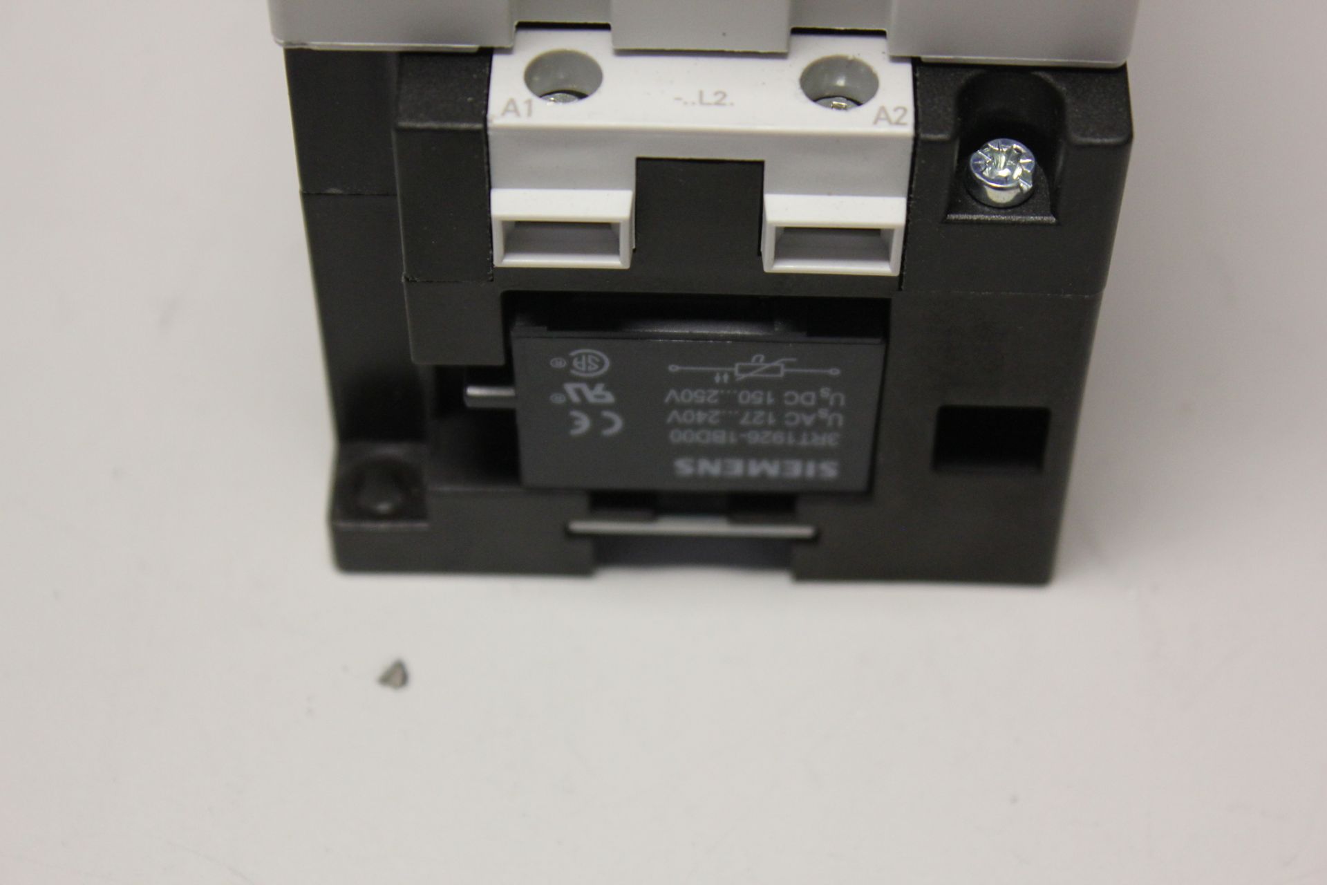 SIEMENS CONTACTOR WITH AUXILIARY CONTACT BLOCK - Image 4 of 7