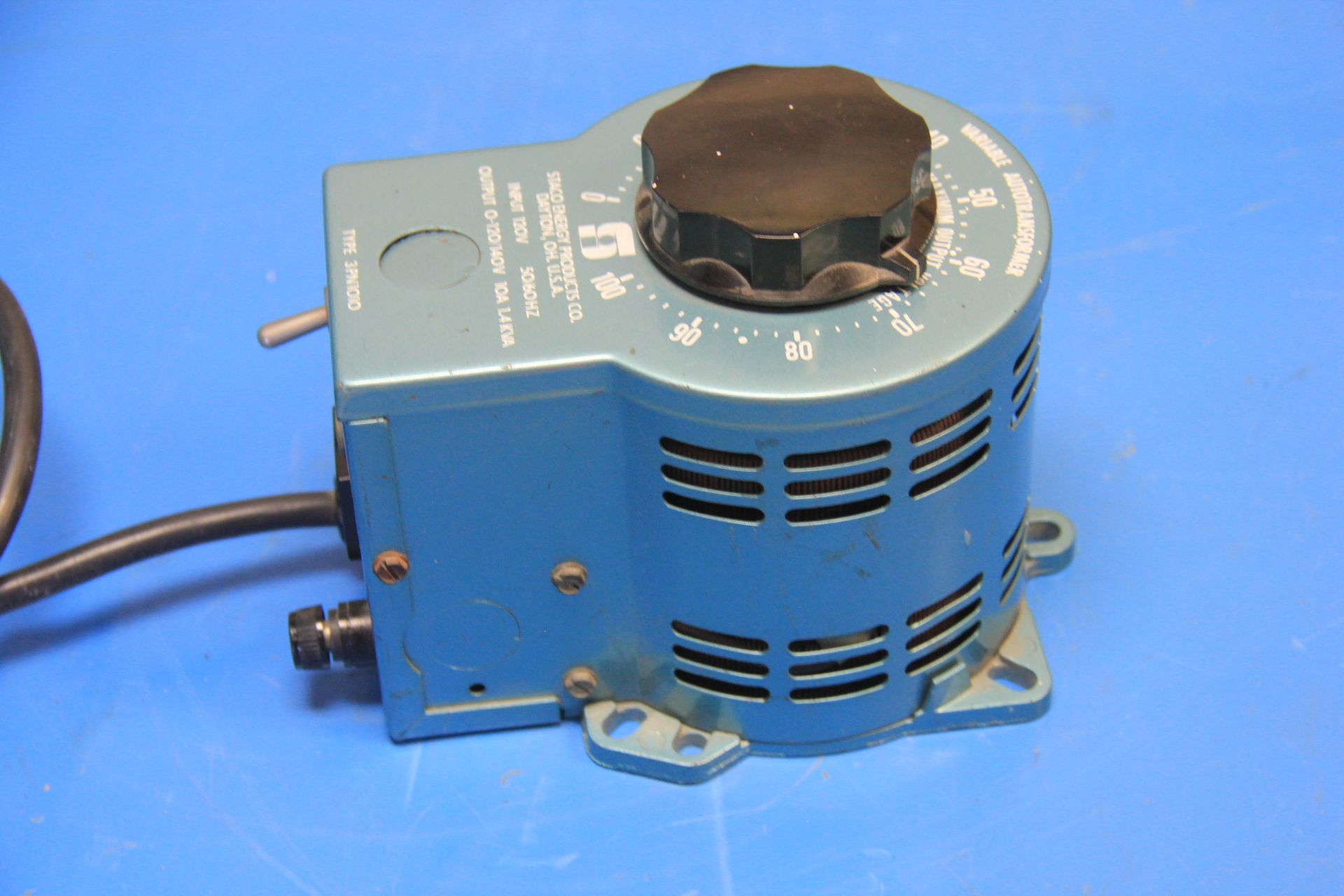 STACO VARIABLE AUTO TRANSFORMER - Image 4 of 8