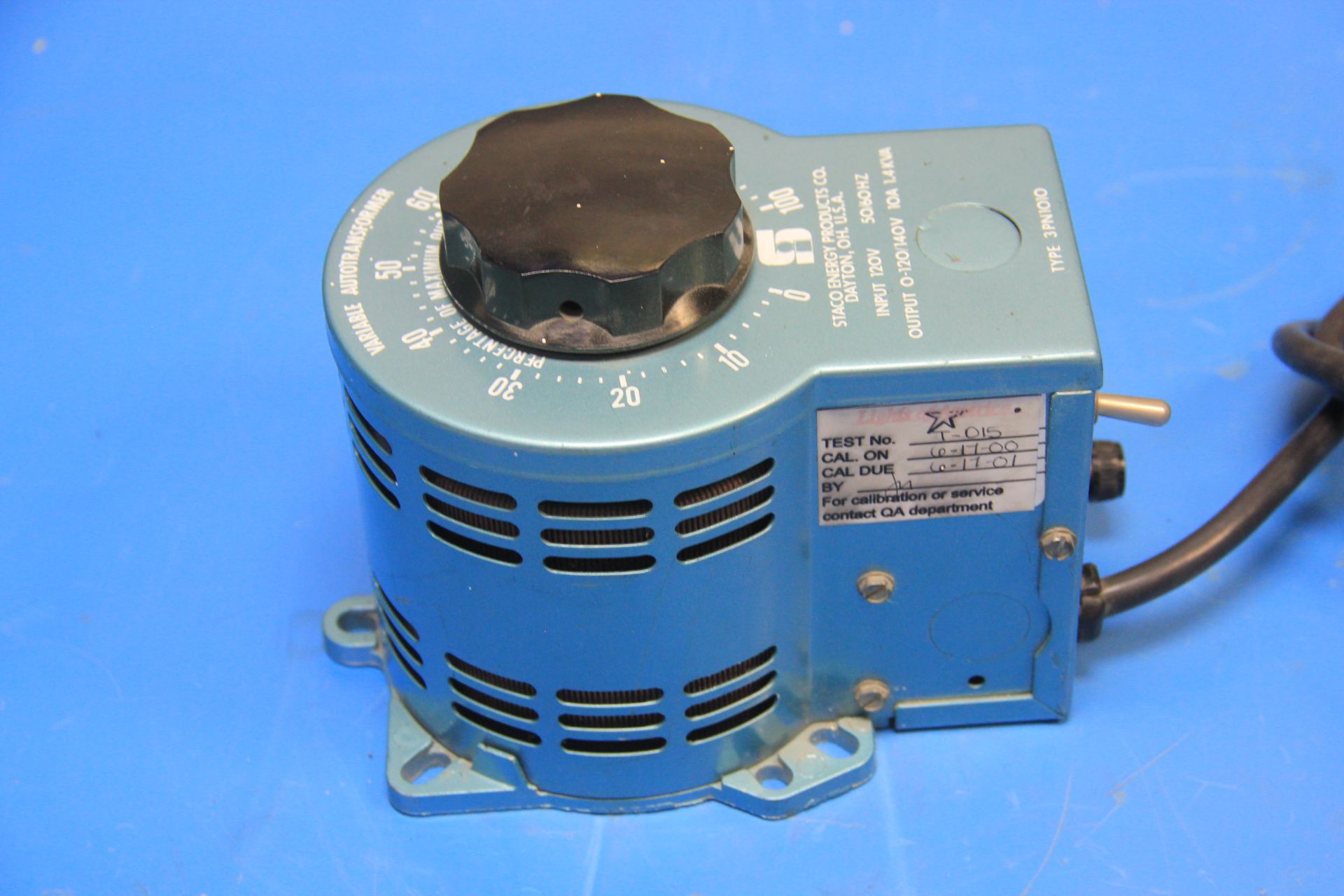 STACO VARIABLE AUTO TRANSFORMER - Image 3 of 8