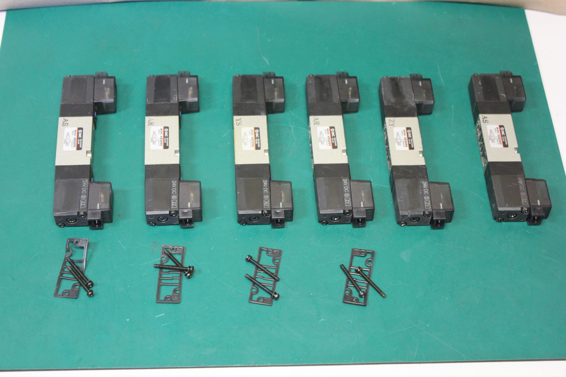 LOT OF 6 SMC SOLENOID VALVES