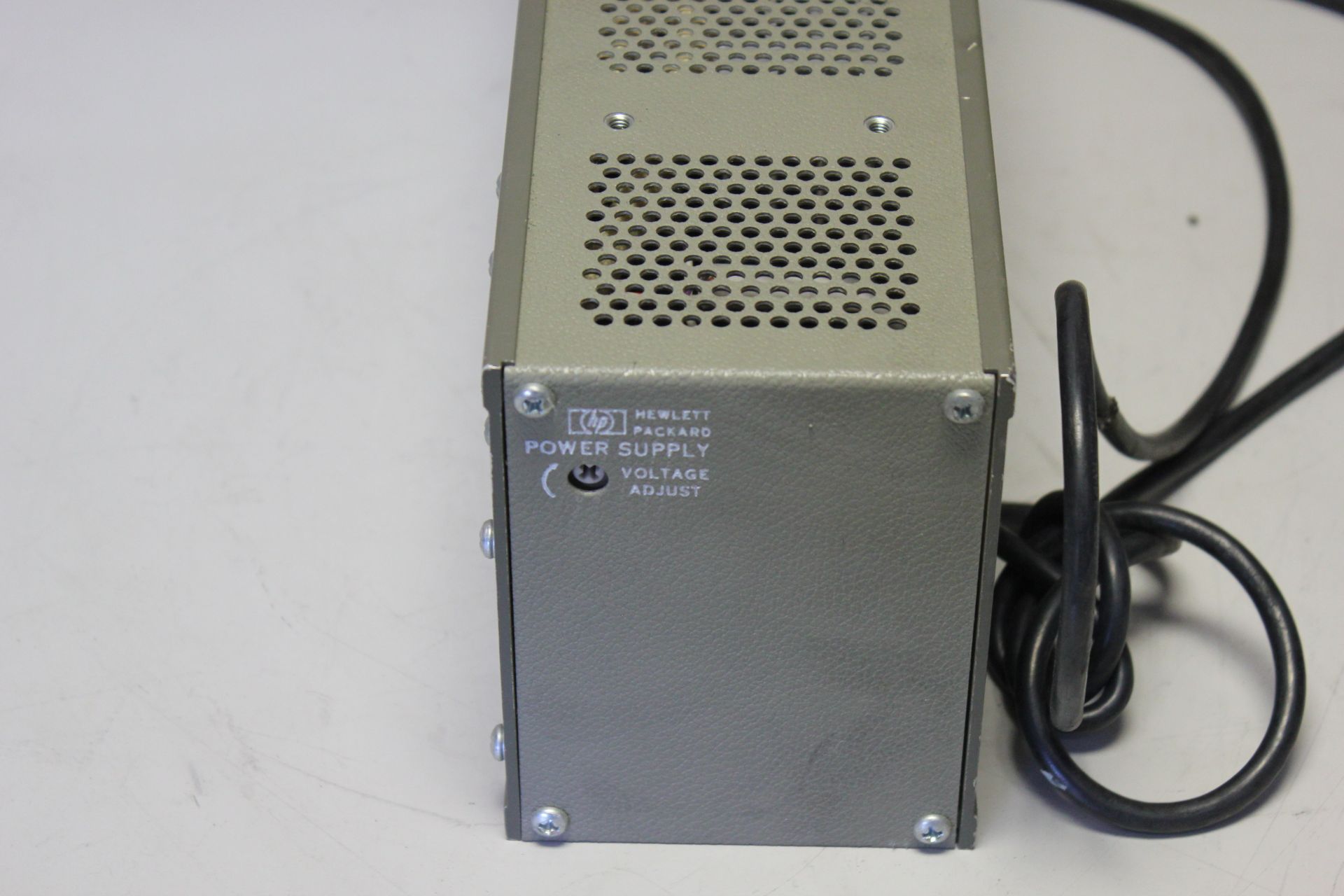 HP POWER SUPPLY MODEL 62215E - Image 2 of 4