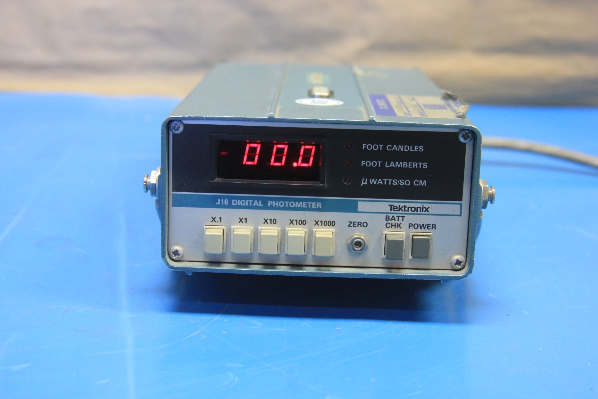 TEKTRONIX J16 DIGITAL PHOTOMETER - Image 3 of 5