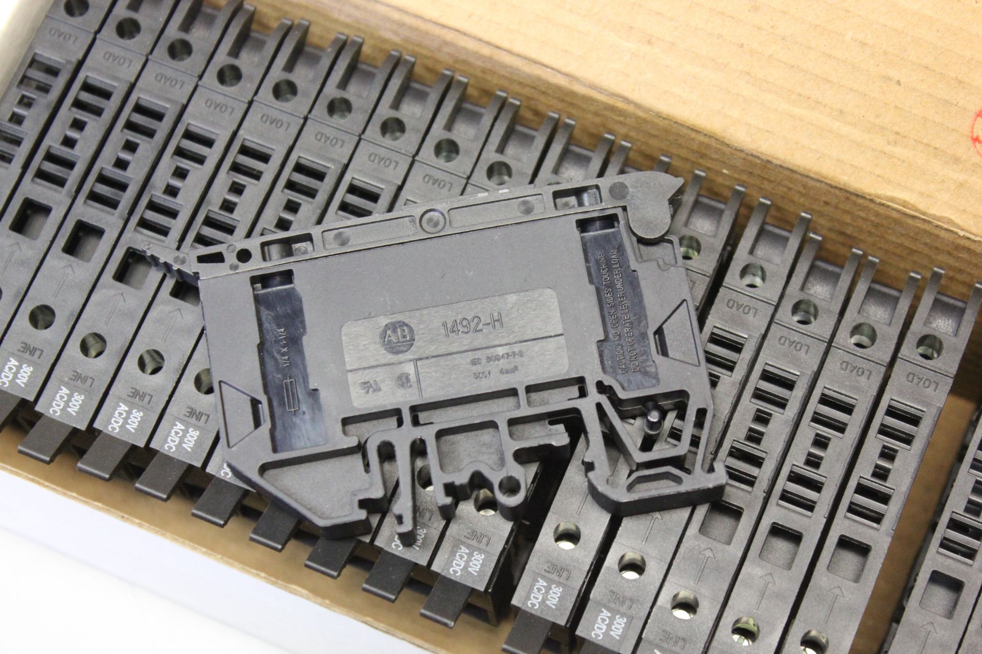 LOT OF NEW ALLEN BRADLEY FUSE TERMINAL BLOCKS - Image 5 of 7