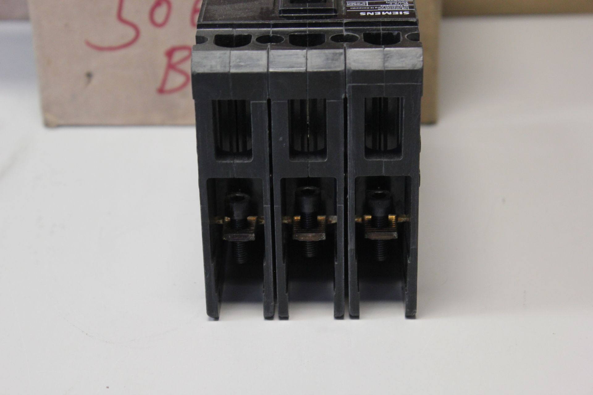 NEW SIEMENS 50 AMP CIRCUIT BREAKER - Image 5 of 5