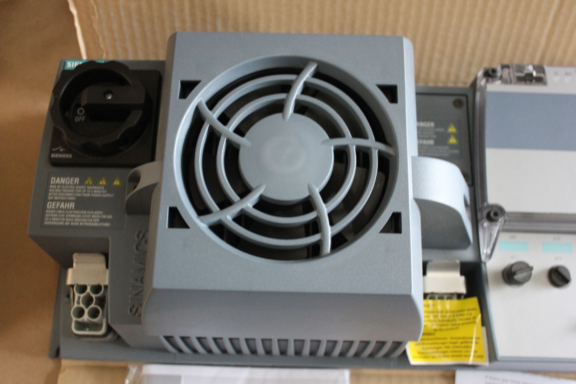 NEW SIEMENS SINAMICS V/hz DISTRIBUTED DRIVE - Image 6 of 8