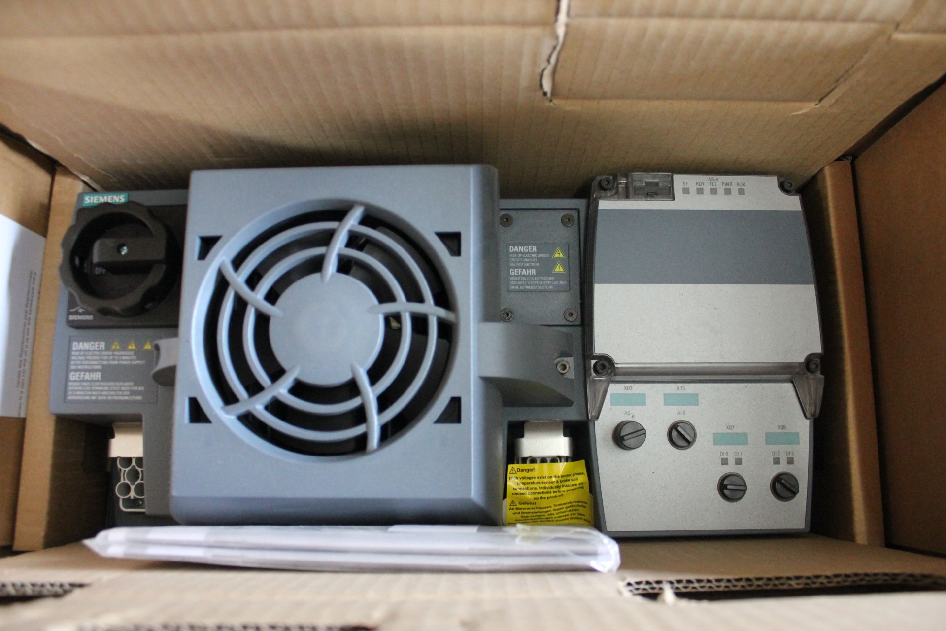 NEW SIEMENS SINAMICS V/hz DISTRIBUTED DRIVE - Image 3 of 8