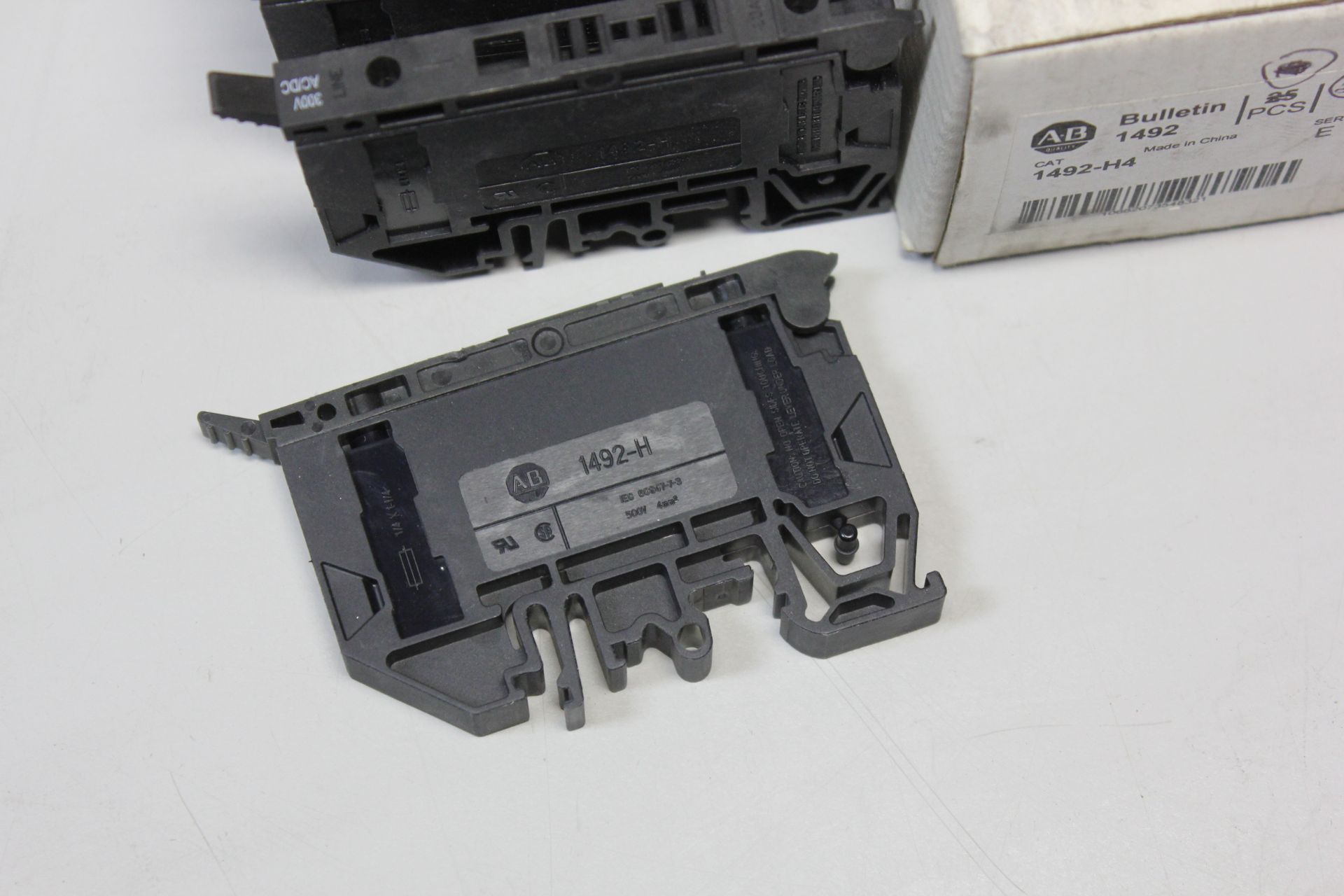 LOT OF NEW ALLEN BRADLEY FUSE TERMINAL BLOCKS - Image 3 of 7