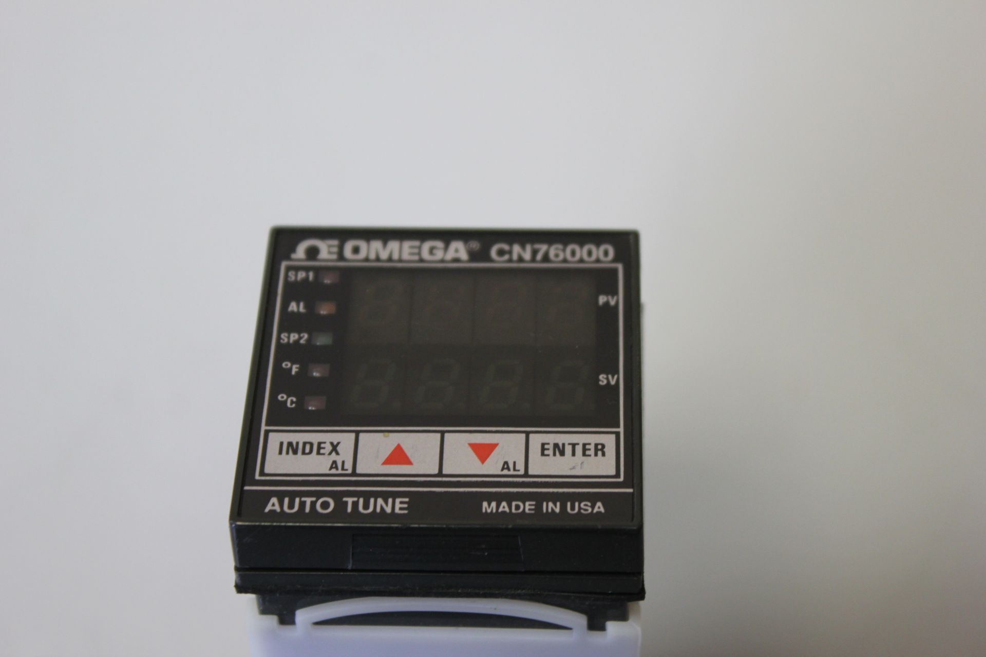 OMEGA TEMPERATURE CONTROLLER - Image 2 of 11