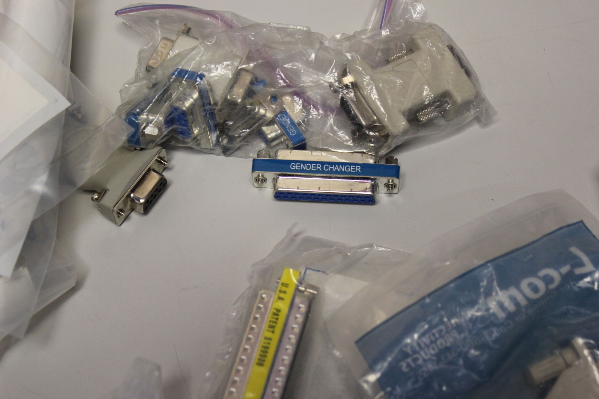 LOT OF NEW AMPHENOL/L-CM GENDER CHANGER ADAPTERS - Image 6 of 9