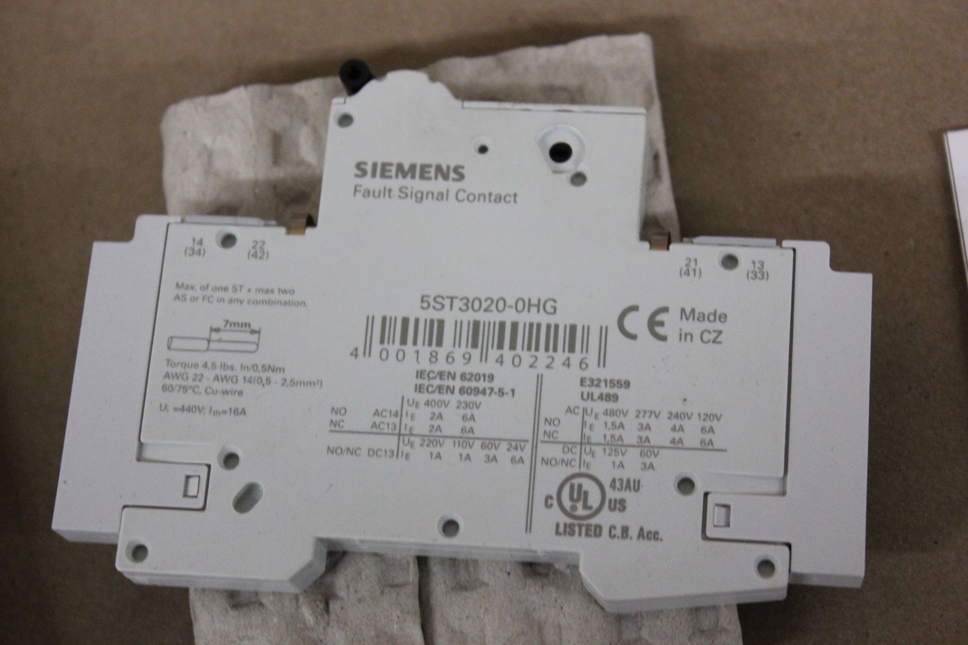 LOT OF NEW SIEMENS AUXILIARY CIRCUIT SWITCH - Image 4 of 5
