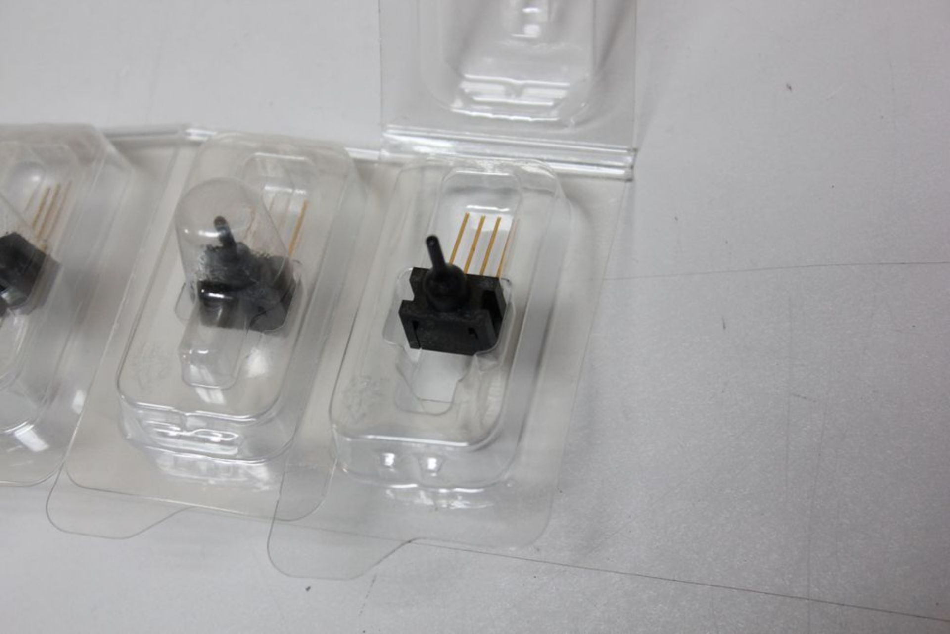 LOT OF NEW HONEYWELL BOARD MOUNT PRESSURE SENSORS - Image 3 of 5