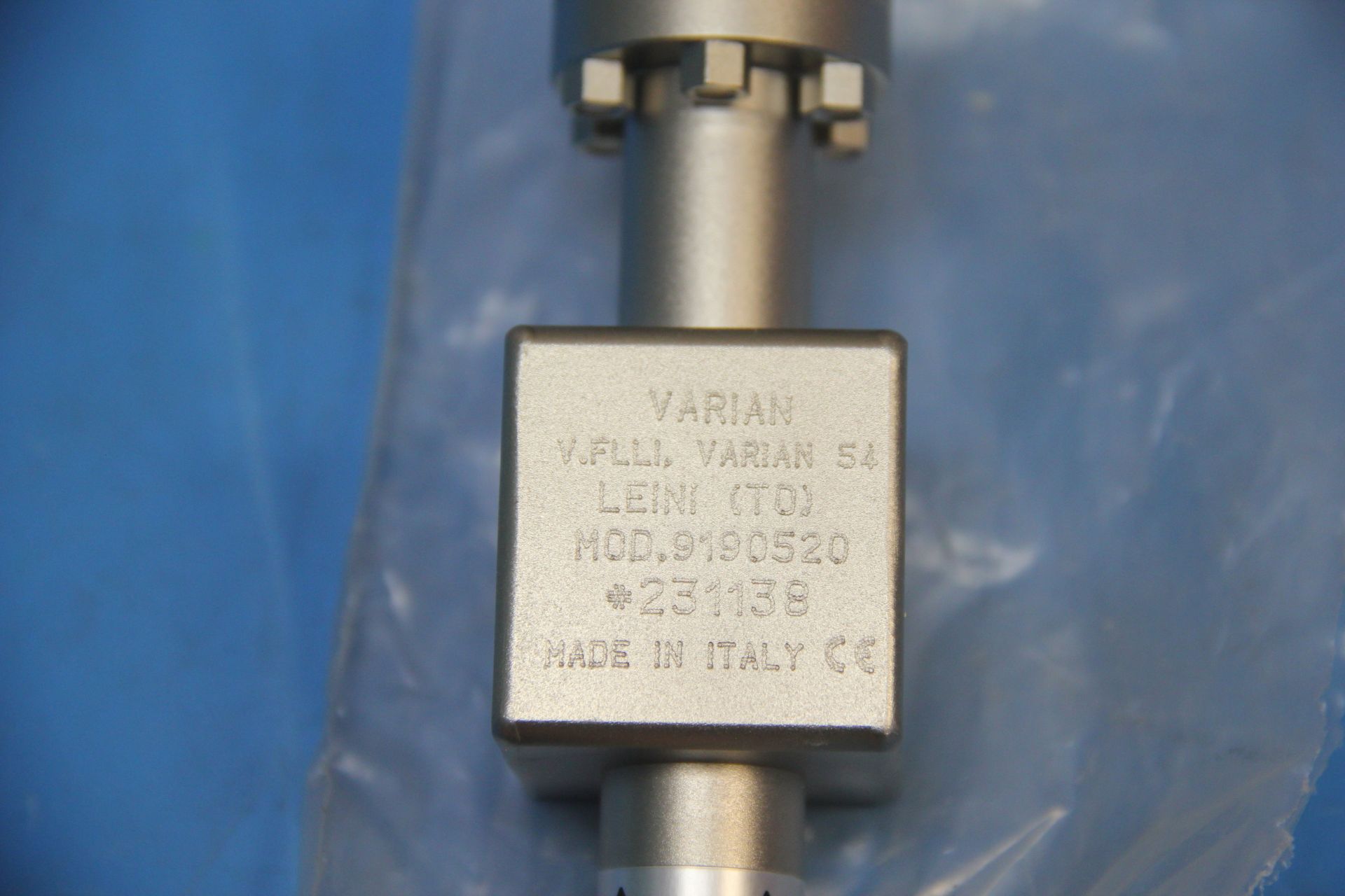 NEW VARIAN 2 L/S STANDARD DIODE ION PUMP - Image 4 of 4