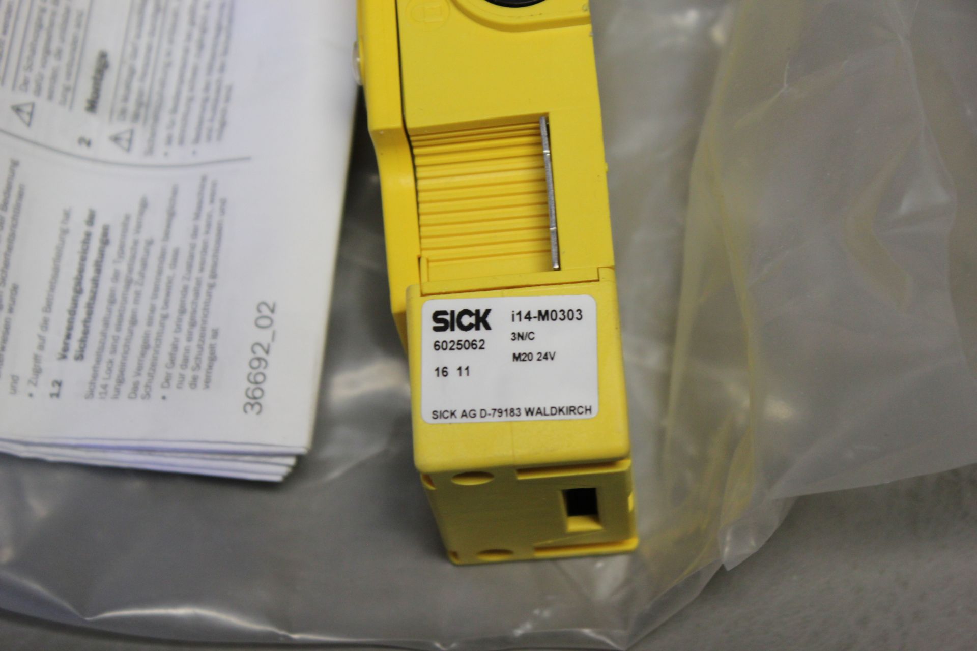 NEW SICK i14 SAFETY SWITCH - Image 5 of 5