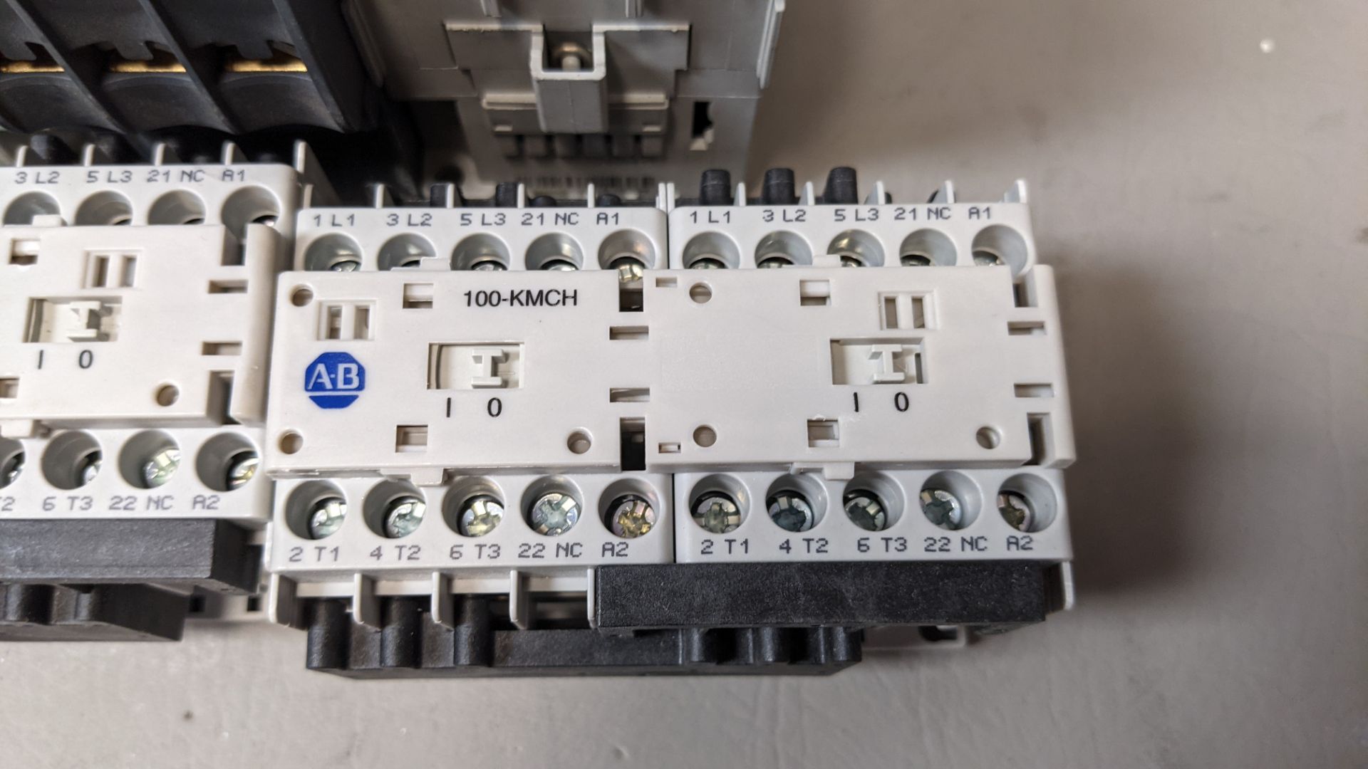 LOT OF CONTACTORS AND REGULATOR - Image 2 of 7