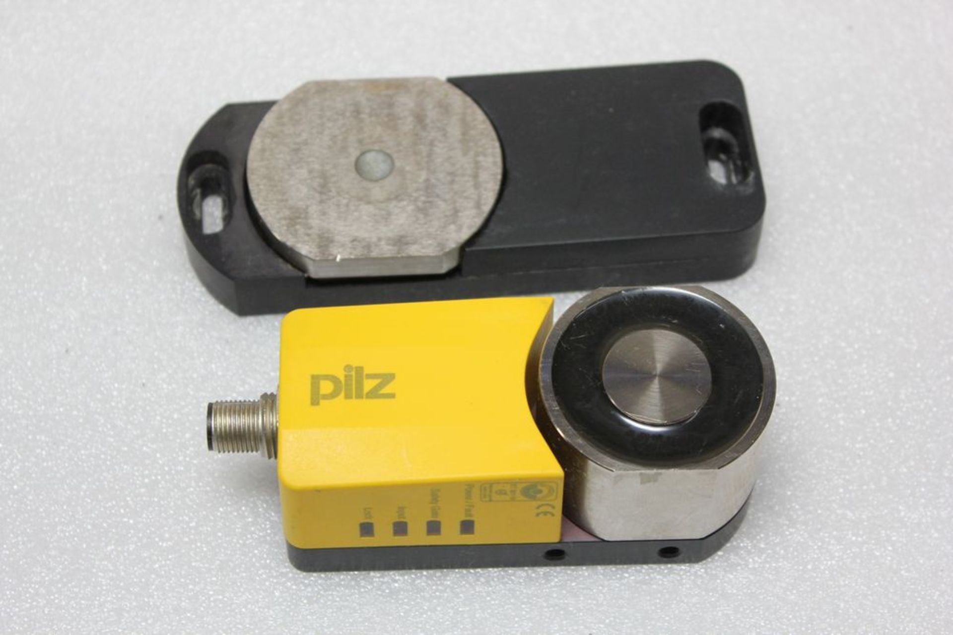 PILZ MAGNETIC SAFETY GATE SYSTEM
