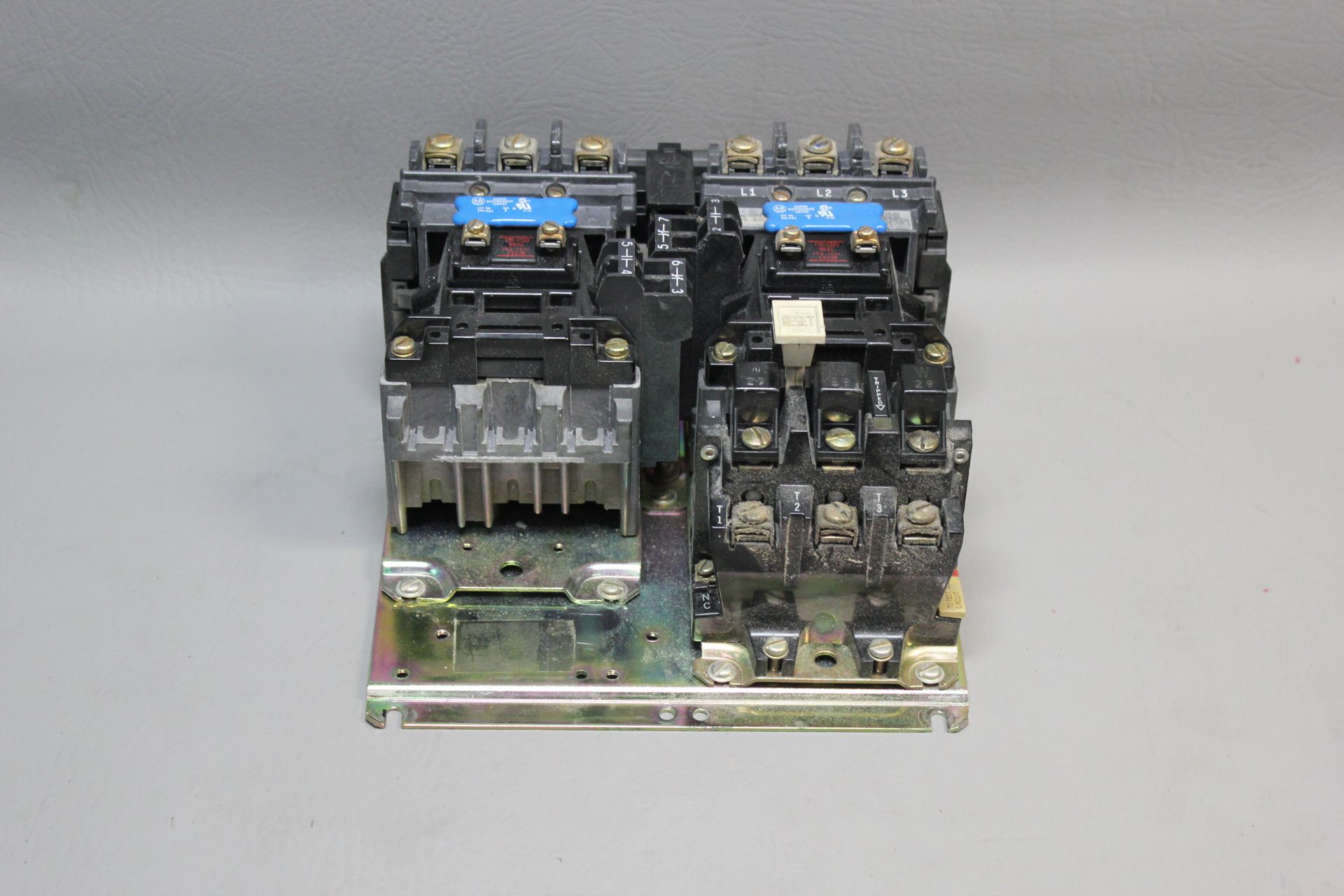 ALLEN BRADLEY MOTOR CONTROLLER REVERSING STARTER