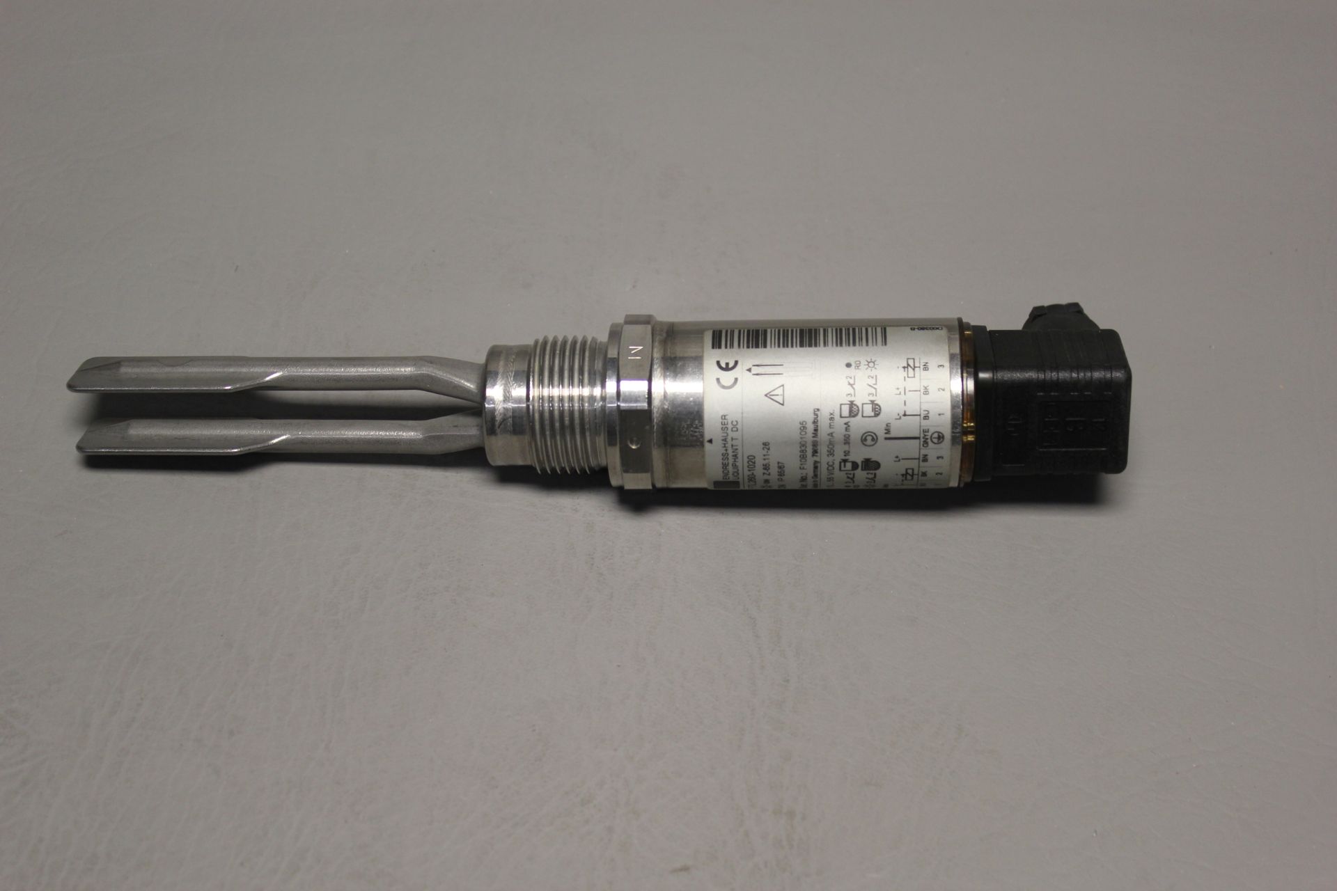 UNUSED ENDRESS HAUSER LIQUIPHANT LIQUID LEVEL SENSOR