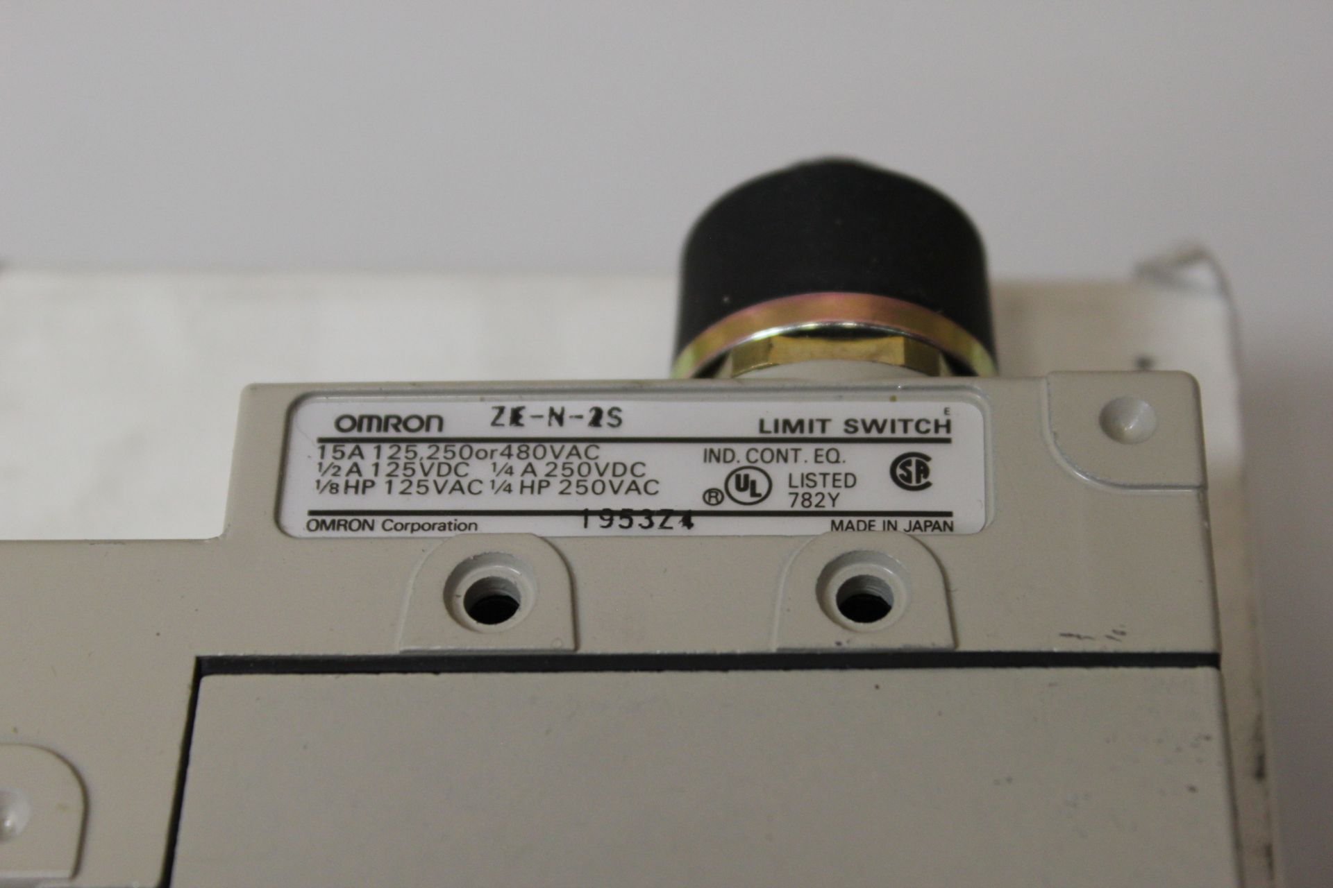 NEW OMRON LIMIT SWITCH - Image 4 of 4