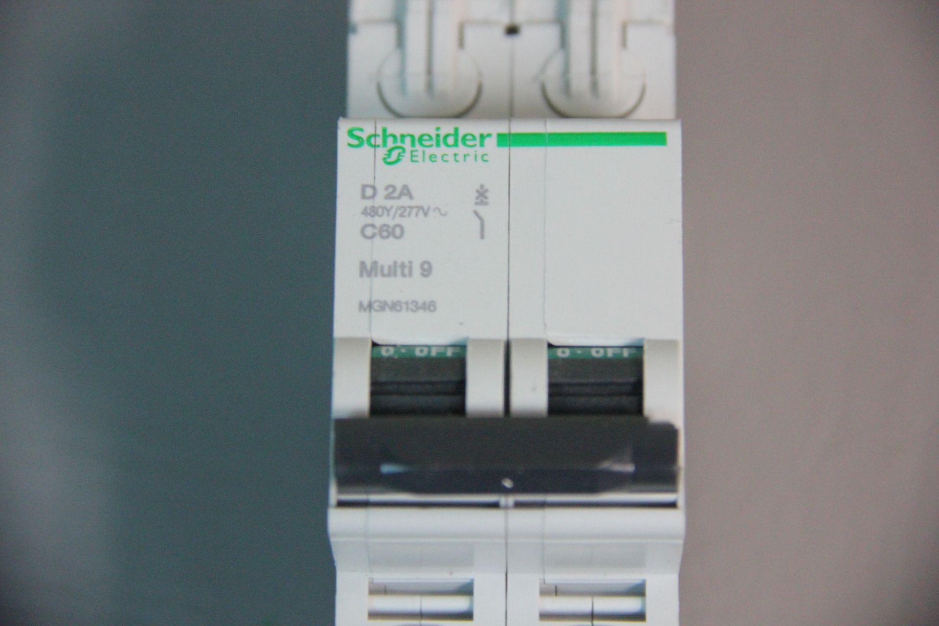 NEW SCHNEIDER MULTI 9 CIRCUIT BREAKER - Image 4 of 4