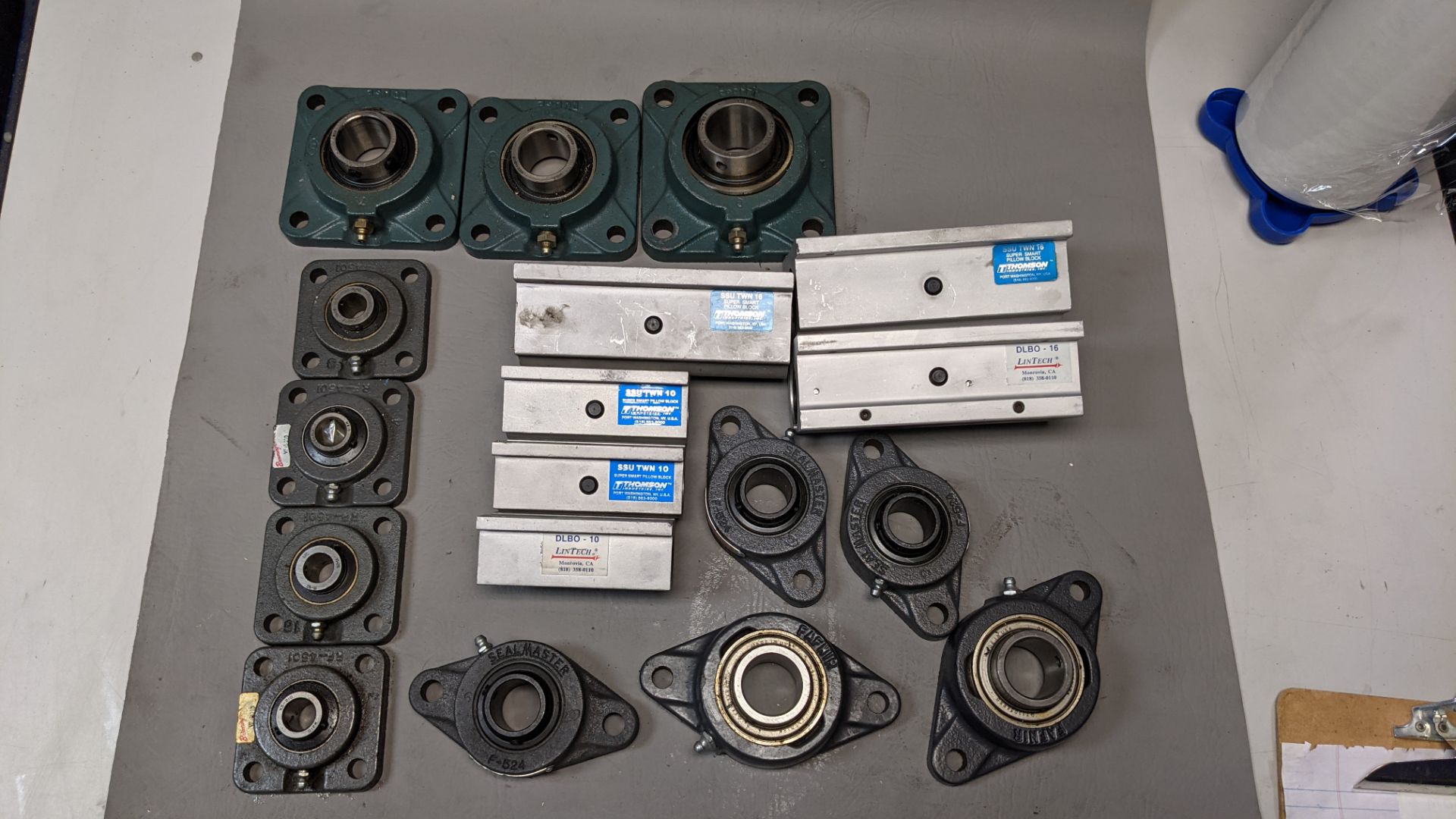 LOT OF PILLOW BLOCK BEARINGS