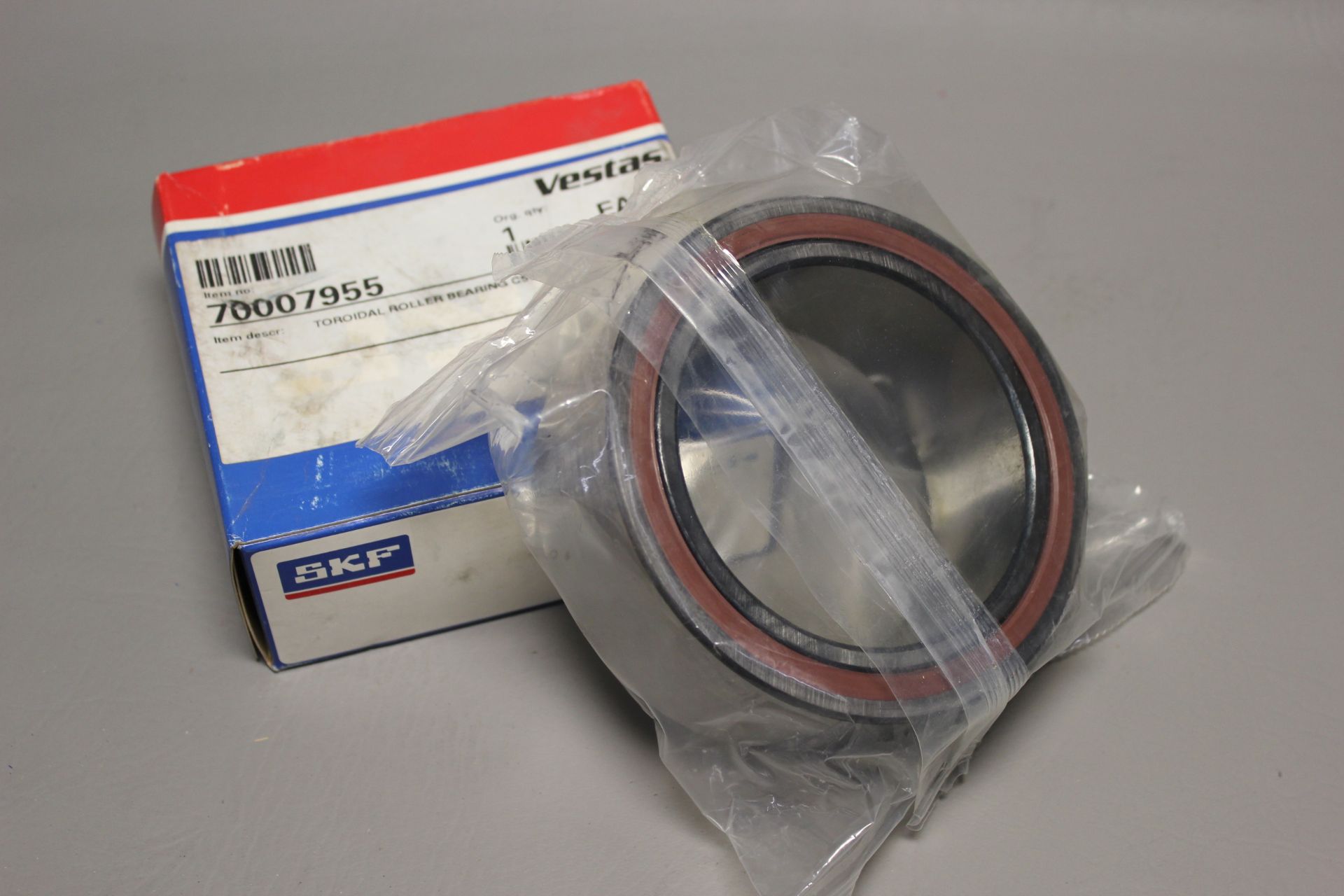 NEW SKF ROLLER BEARING - Image 3 of 3