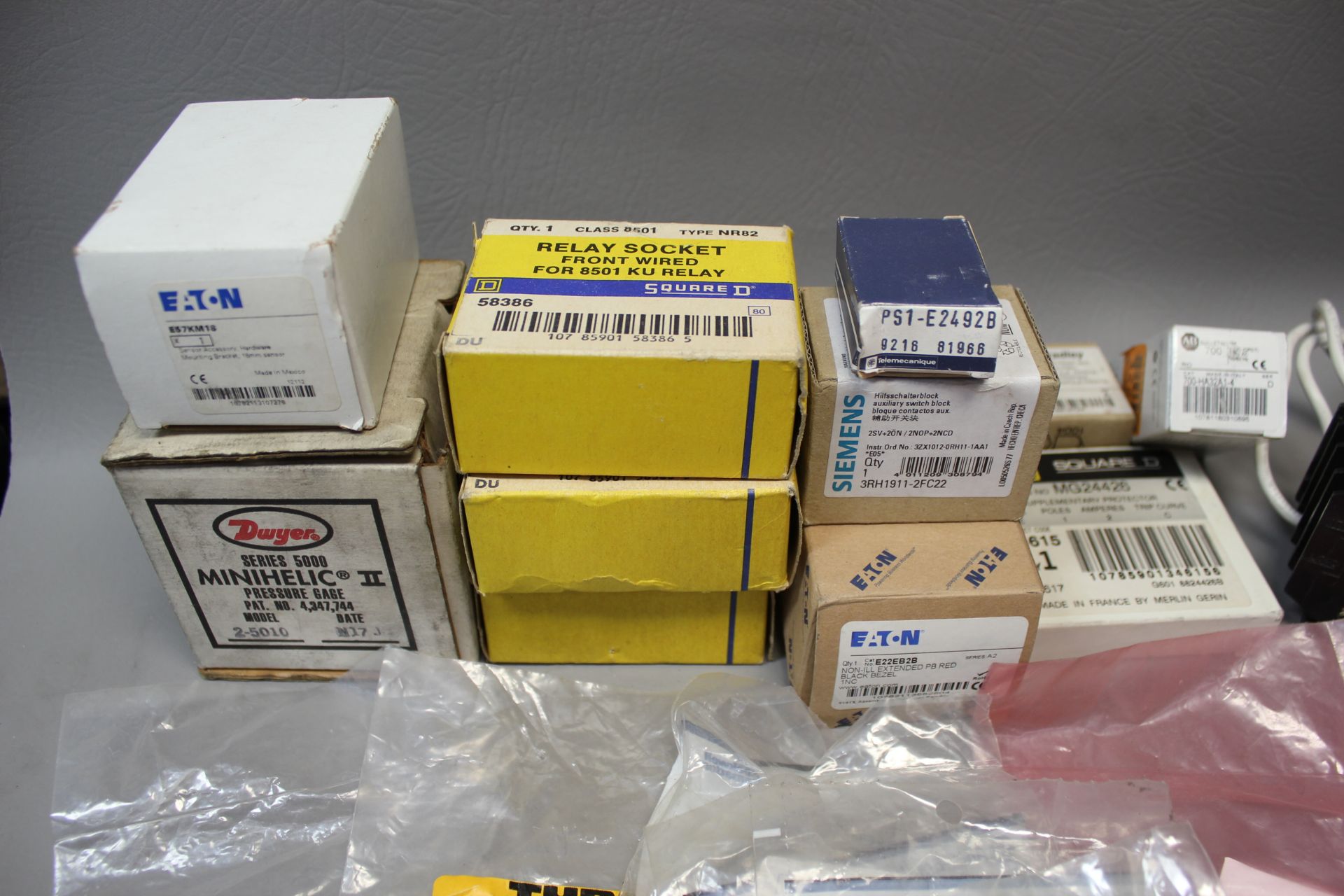 LOT OF NEW MRO PARTS - A/B, SQUARE D, TURCK ETC - Image 4 of 6